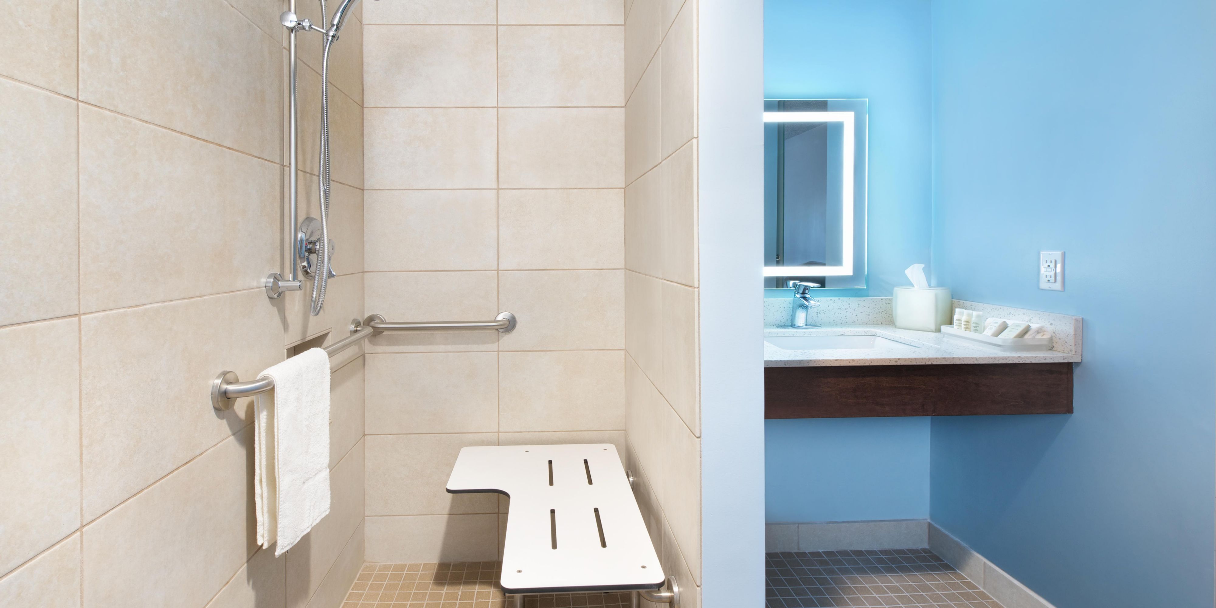 Refreshing roll in Shower in King Handicap Suite