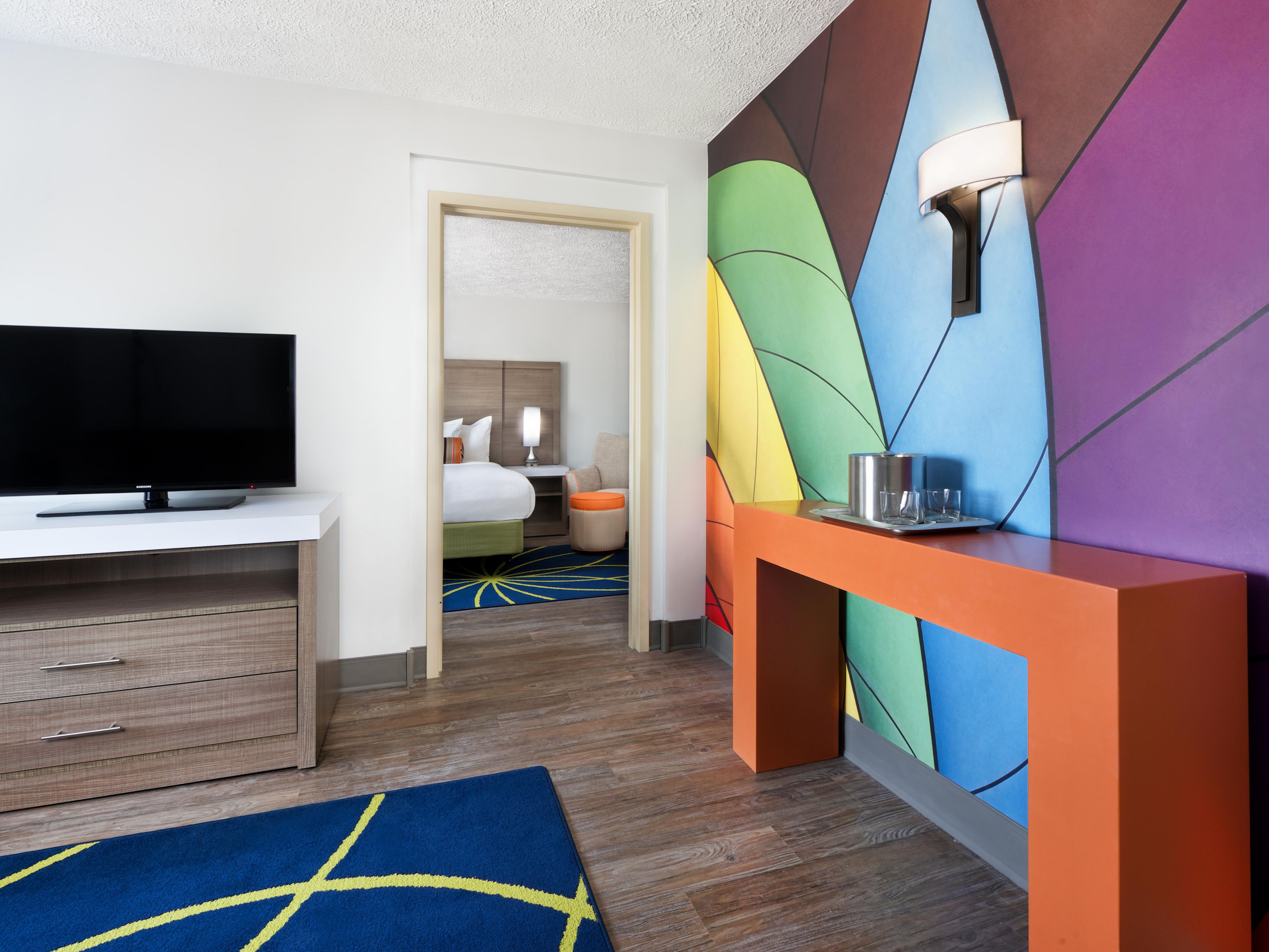  Vibrantly themed King Handicap Suite  