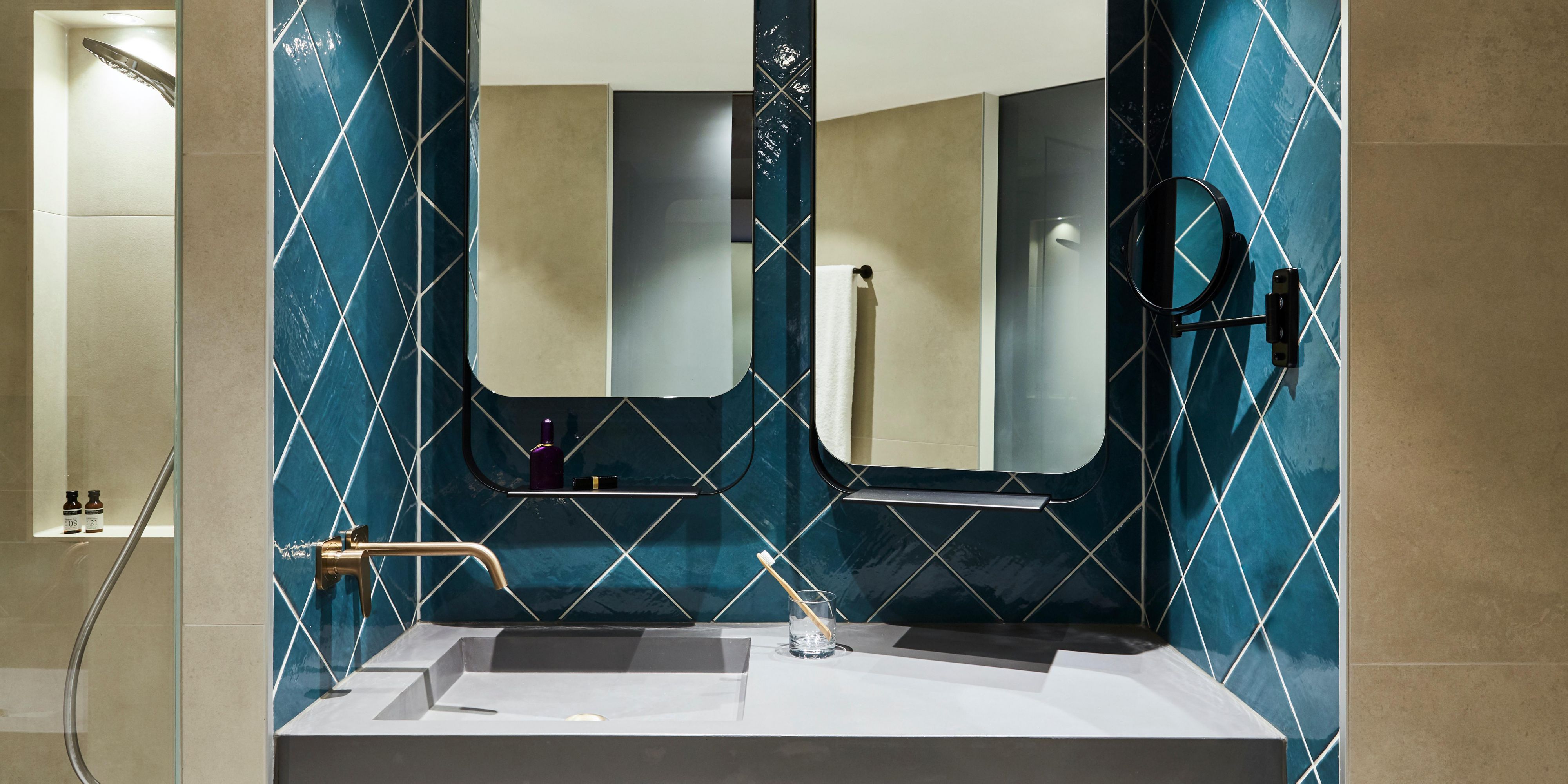 Mirror, mirror on the wall - perfect sights from any angle