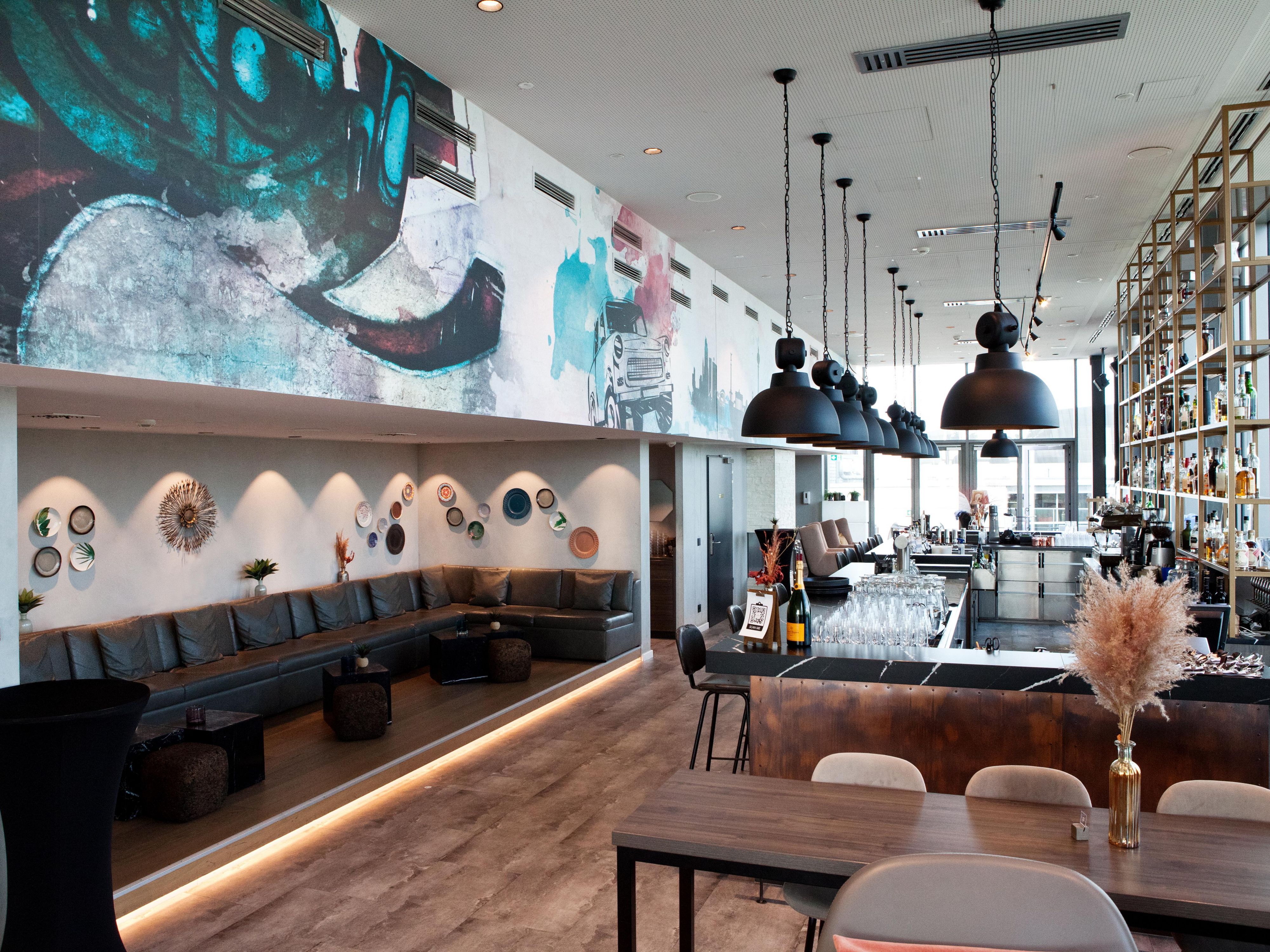 Our Gallery Rooftop Bar on the 8th floor is the perfect location for your private event, business event, birthday party or wedding reception. Our venue boosts with splendid views over Berlin and the river Spree, space for up to 120 guests indoor plus two outdoor terraces. Our team is ready for any wish you may have.
