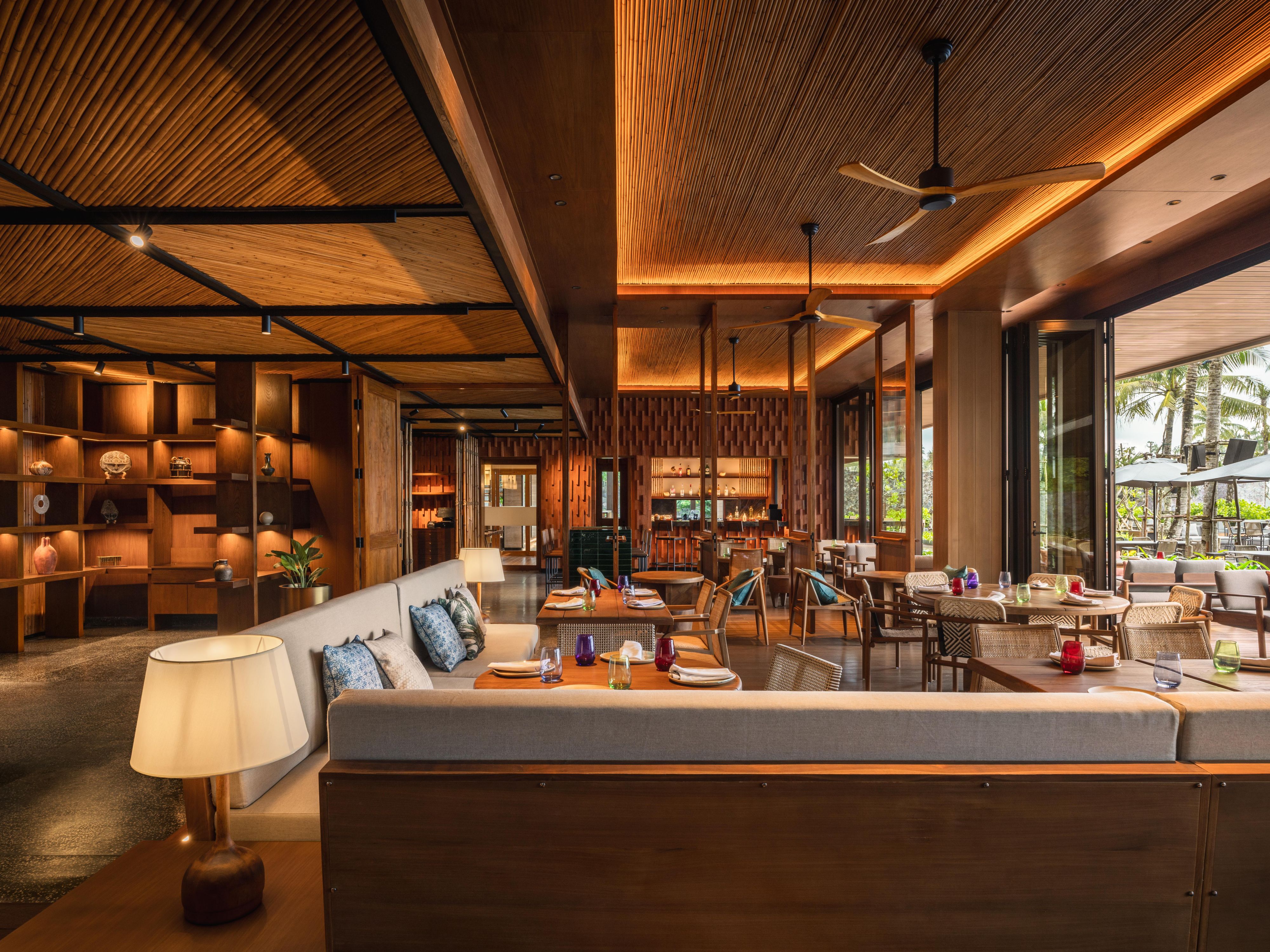 Tiki Bar & Lounge