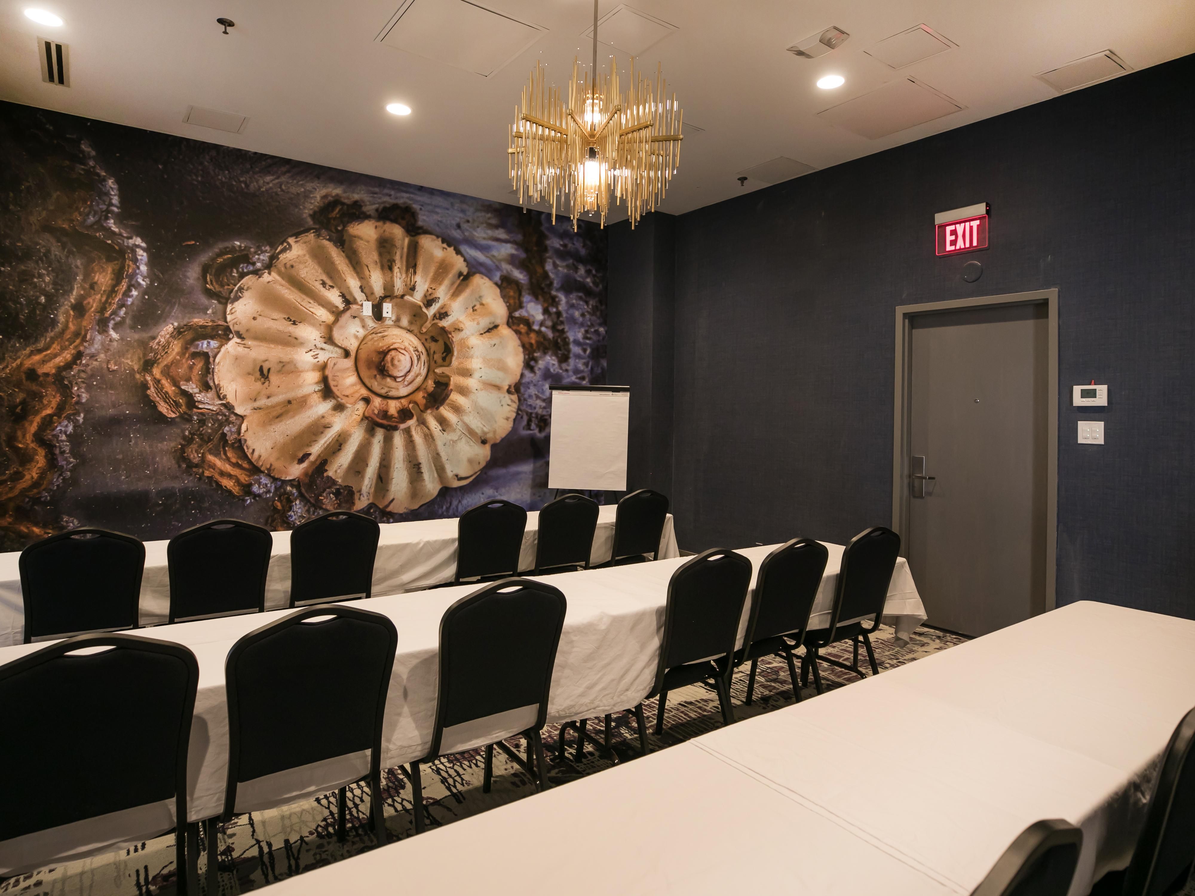 Hotel Indigo Birmingham is the go to destination to host a stylish meeting in the heart of the city. We have recently been named the Entertainment District. We offer a wide variety of guest rooms and a meeting space that is equipped with Wi-Fi, audiovisual equipment and optional catering from RX Lounge. 