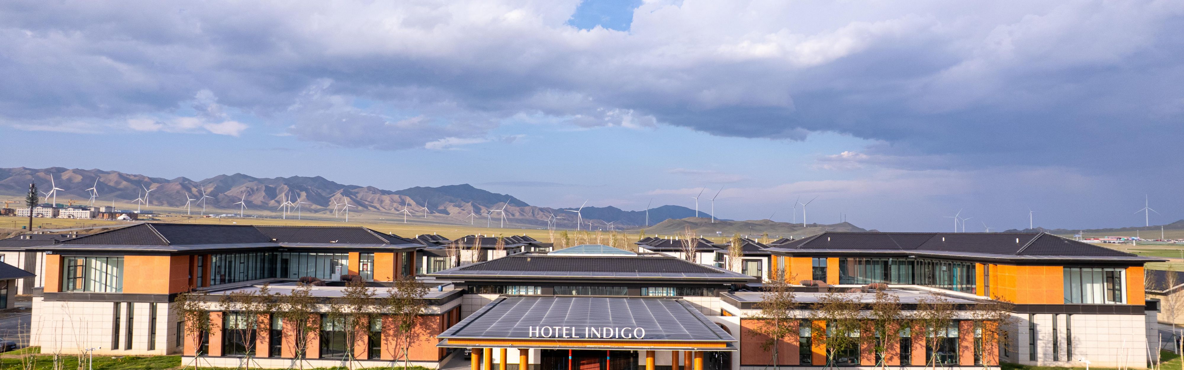 $ hotelInfo.mediaDetails.welcomePhotos.primaryPhoto.caption}
