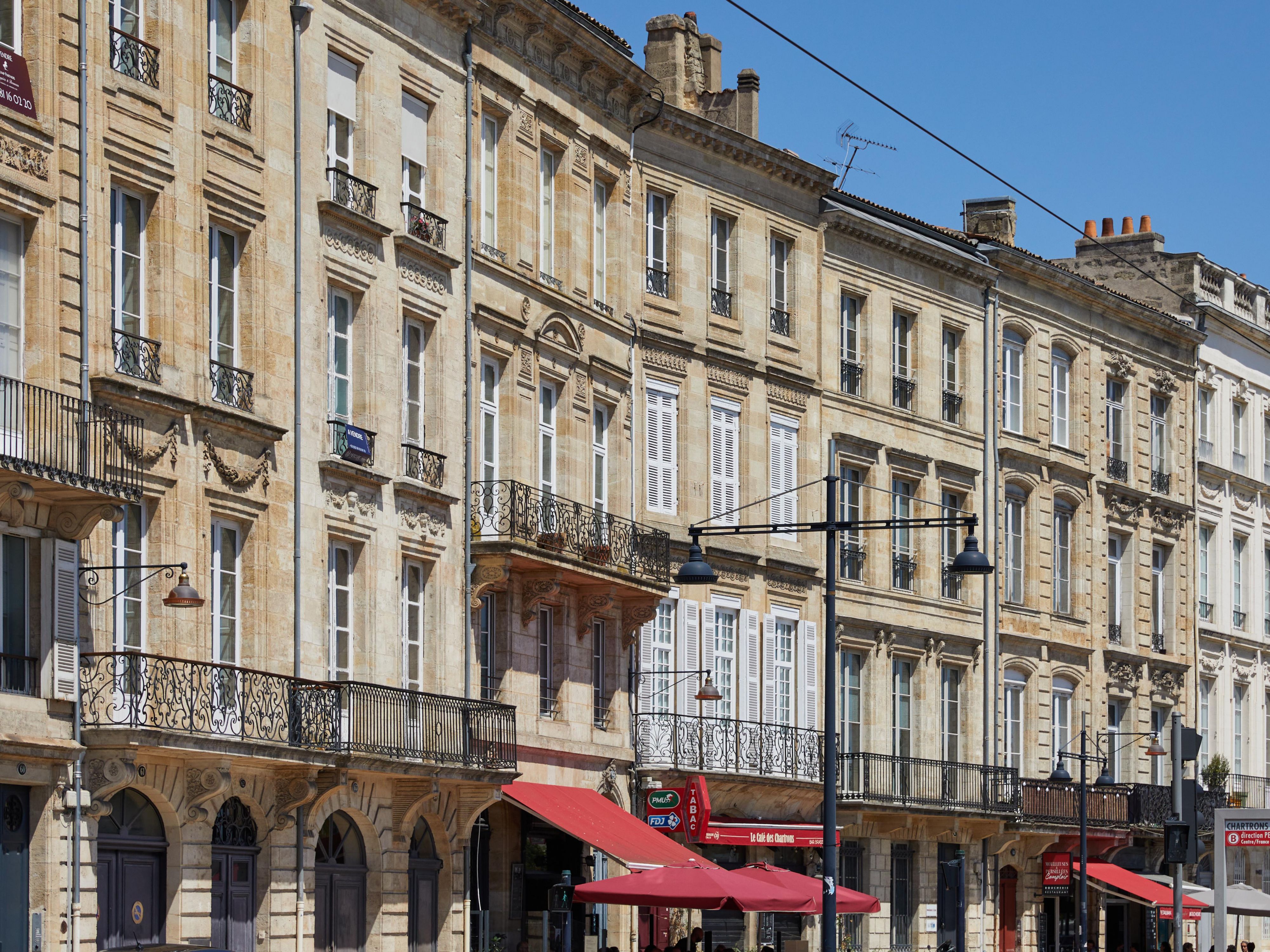Les quais des Chartrons sits in the heart of the city.