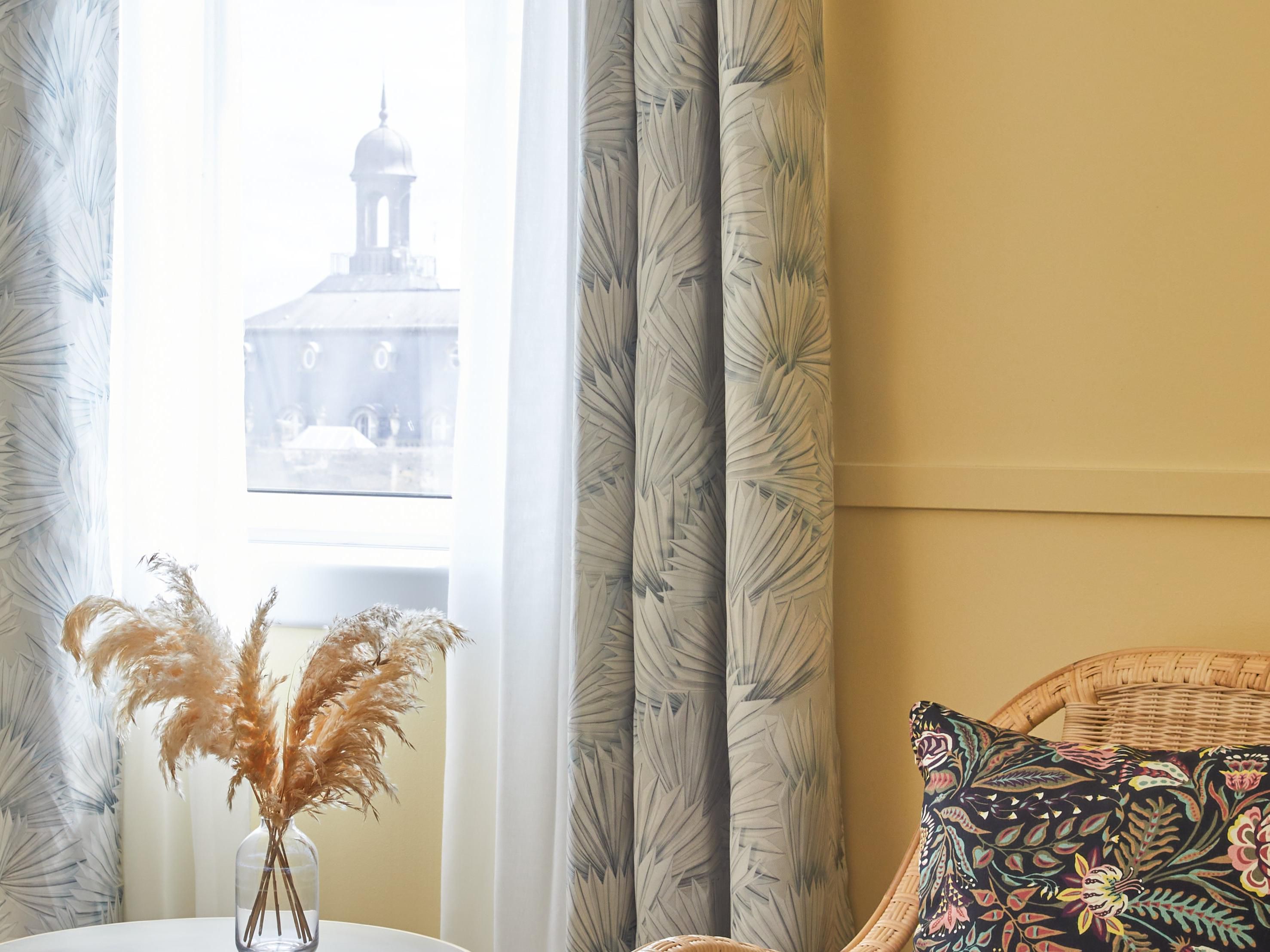  Discover views of historic Chartrons from your room