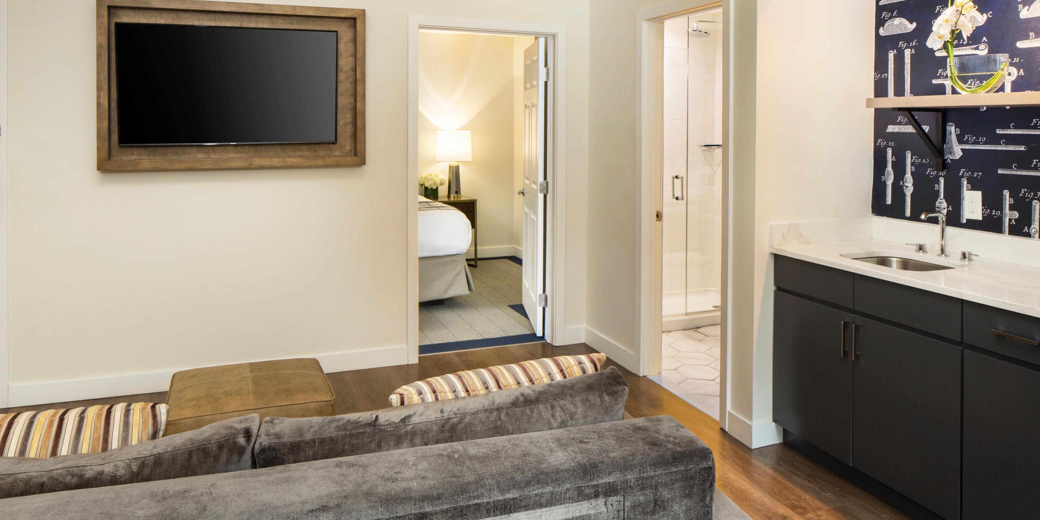 Spacious King Suite with great views of downtown Boston.