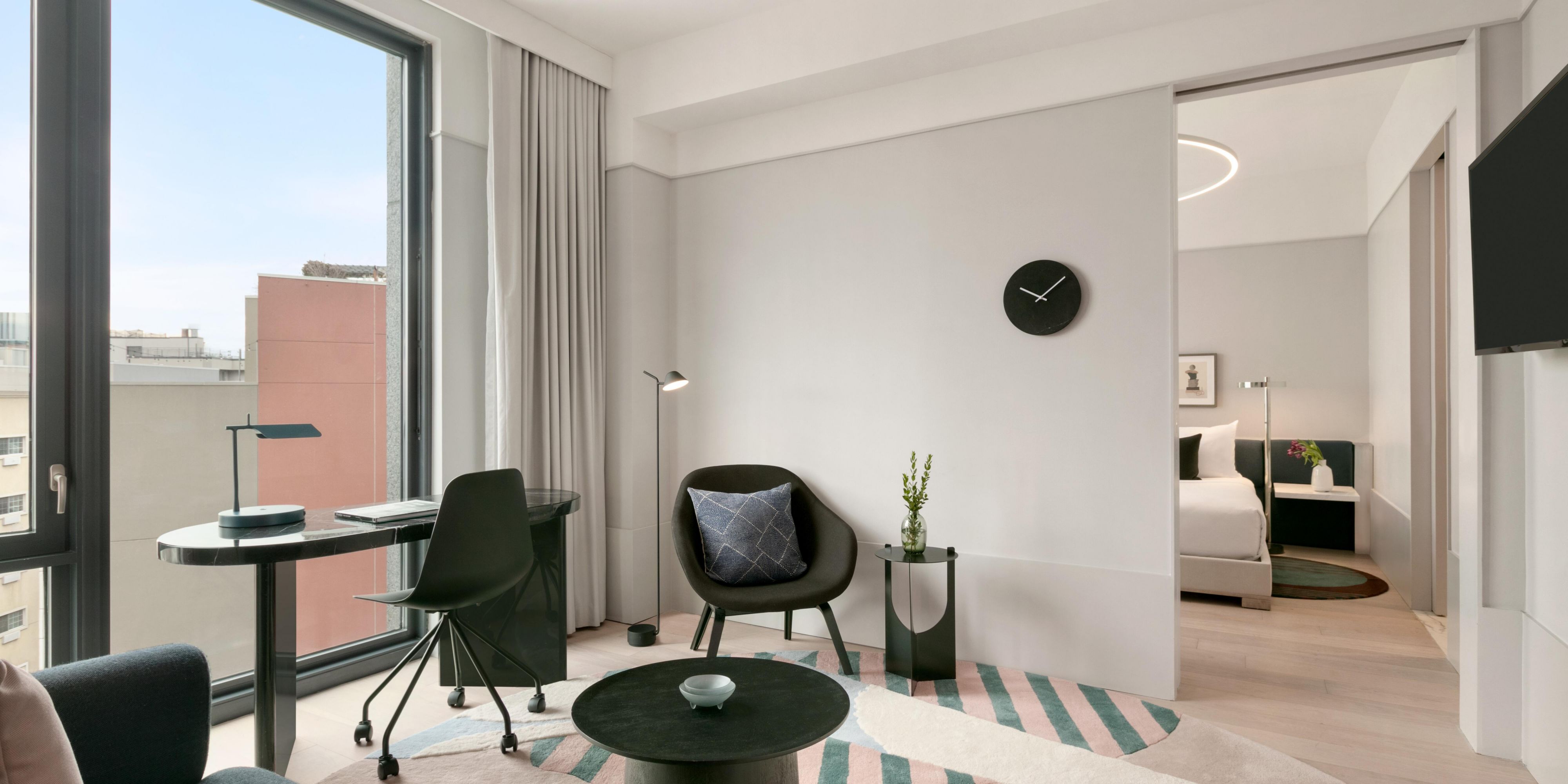 Stretch out in style in one of our Brooklyn, NY, hotel suites.