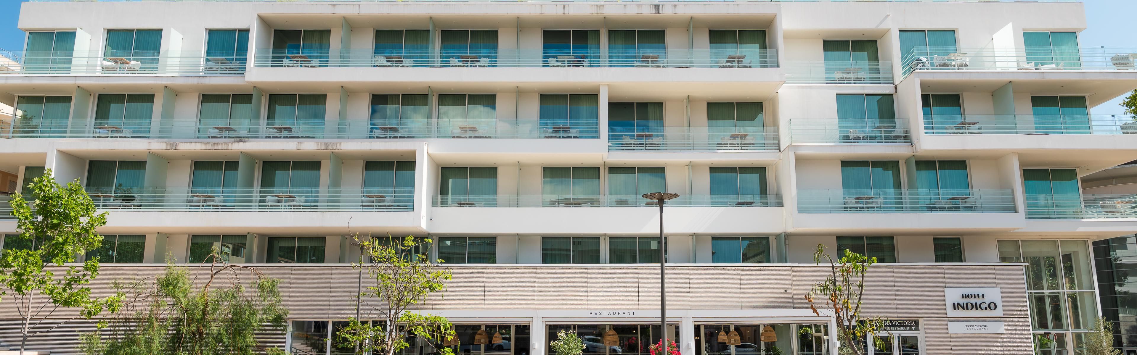 $ hotelInfo.mediaDetails.welcomePhotos.primaryPhoto.caption}