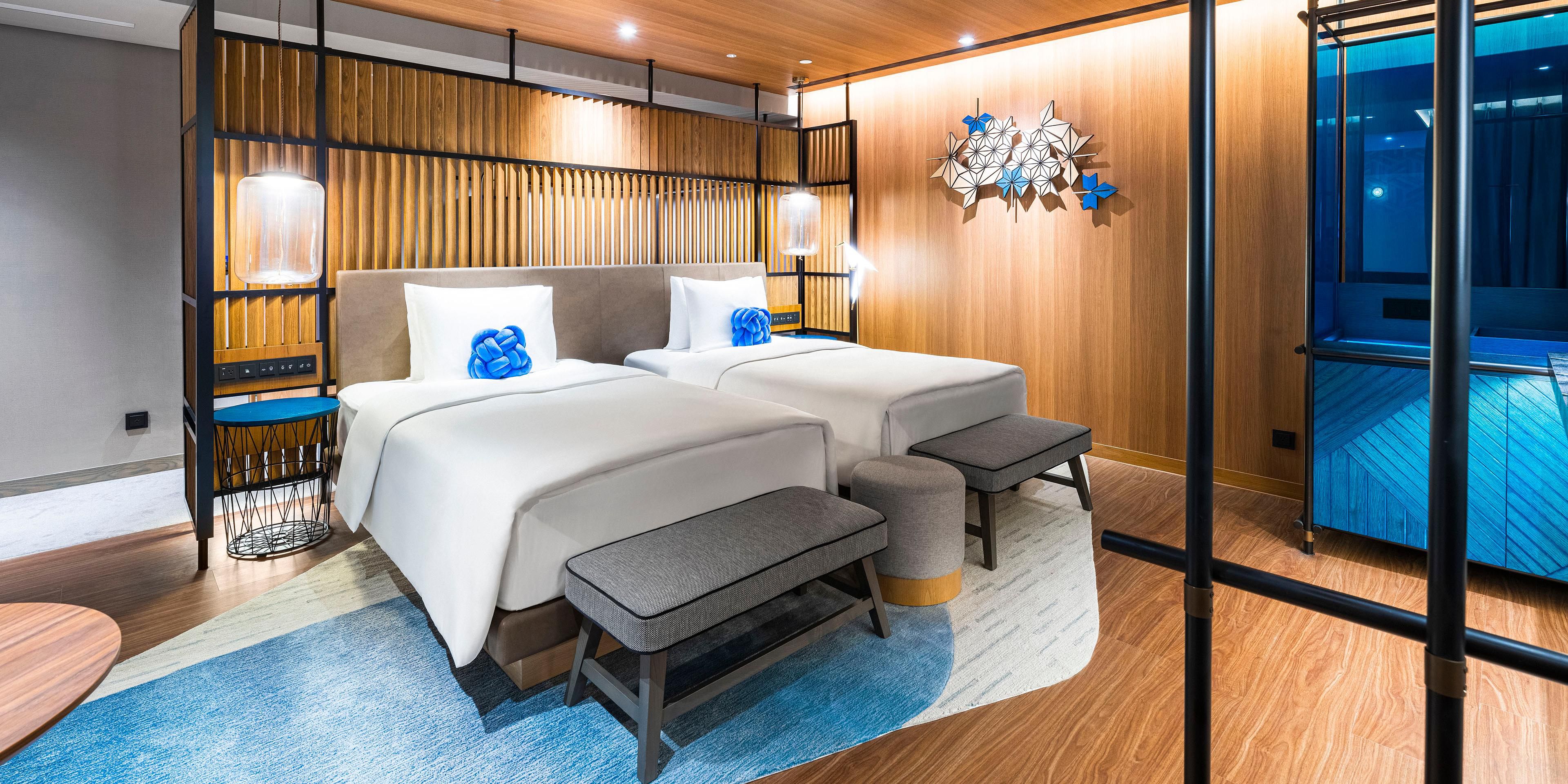 Two Twin Suite Living Area