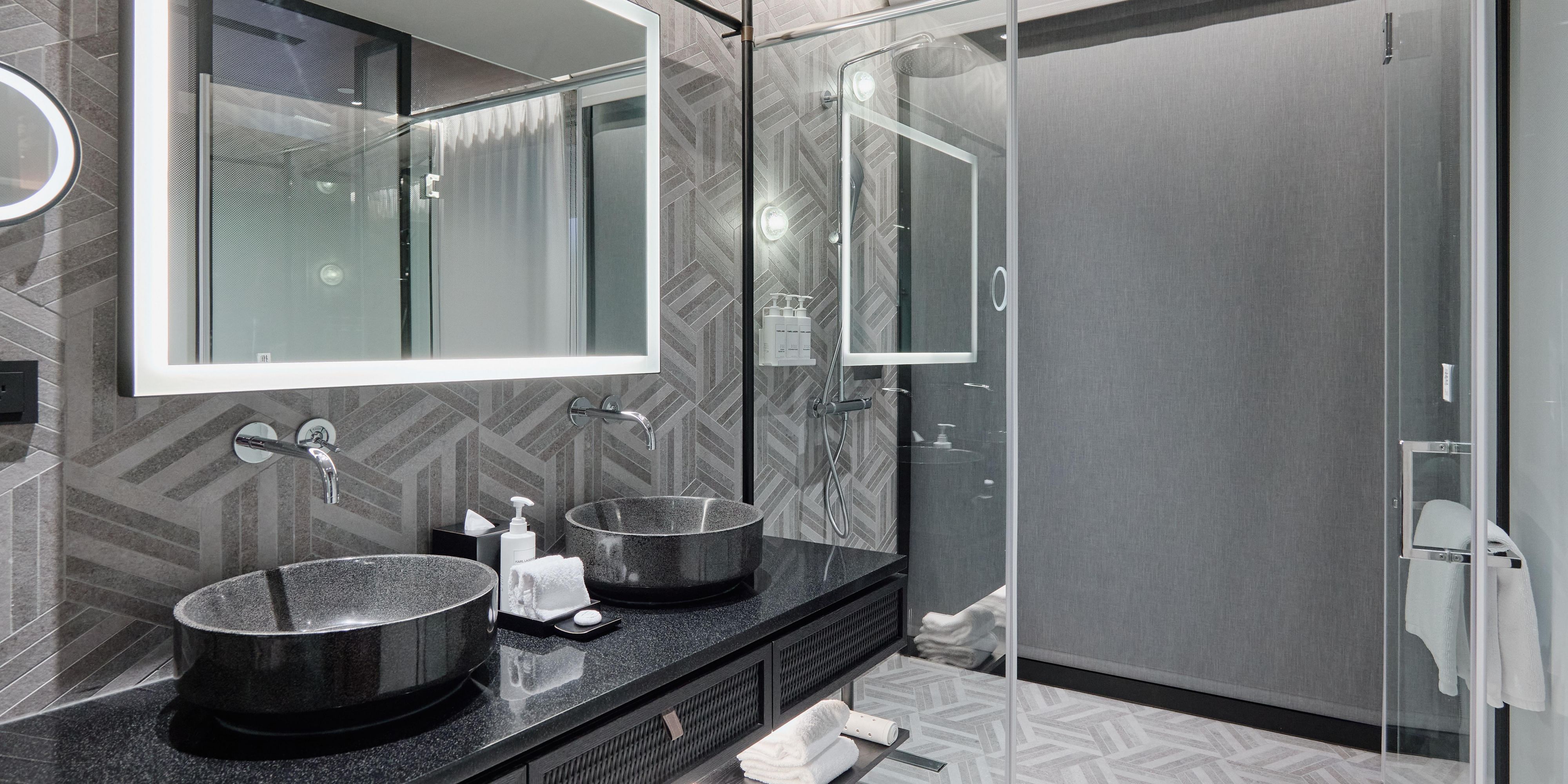 Double Washbasin & Shower Room