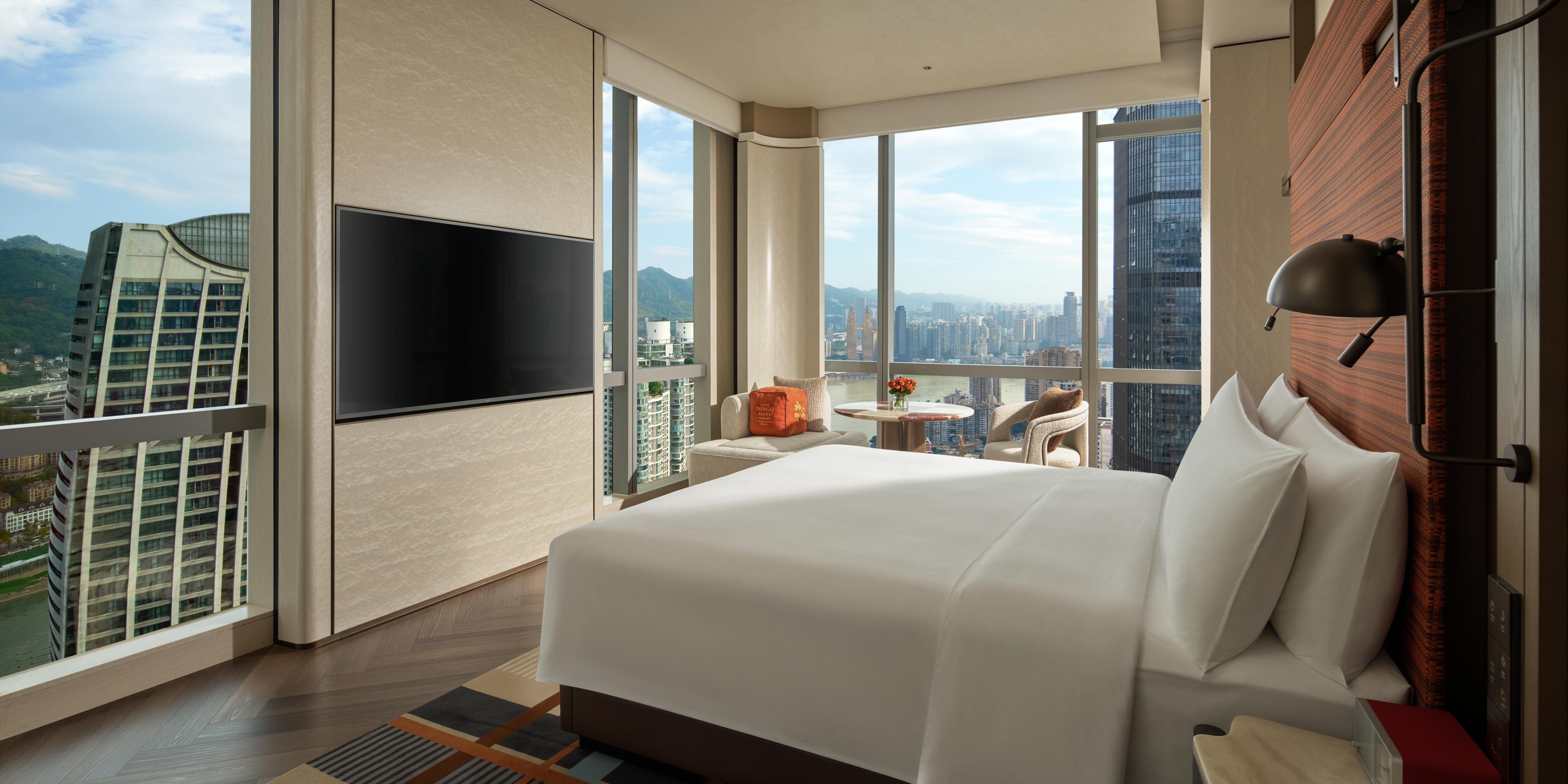 Bedroom of 1 King Suite River View