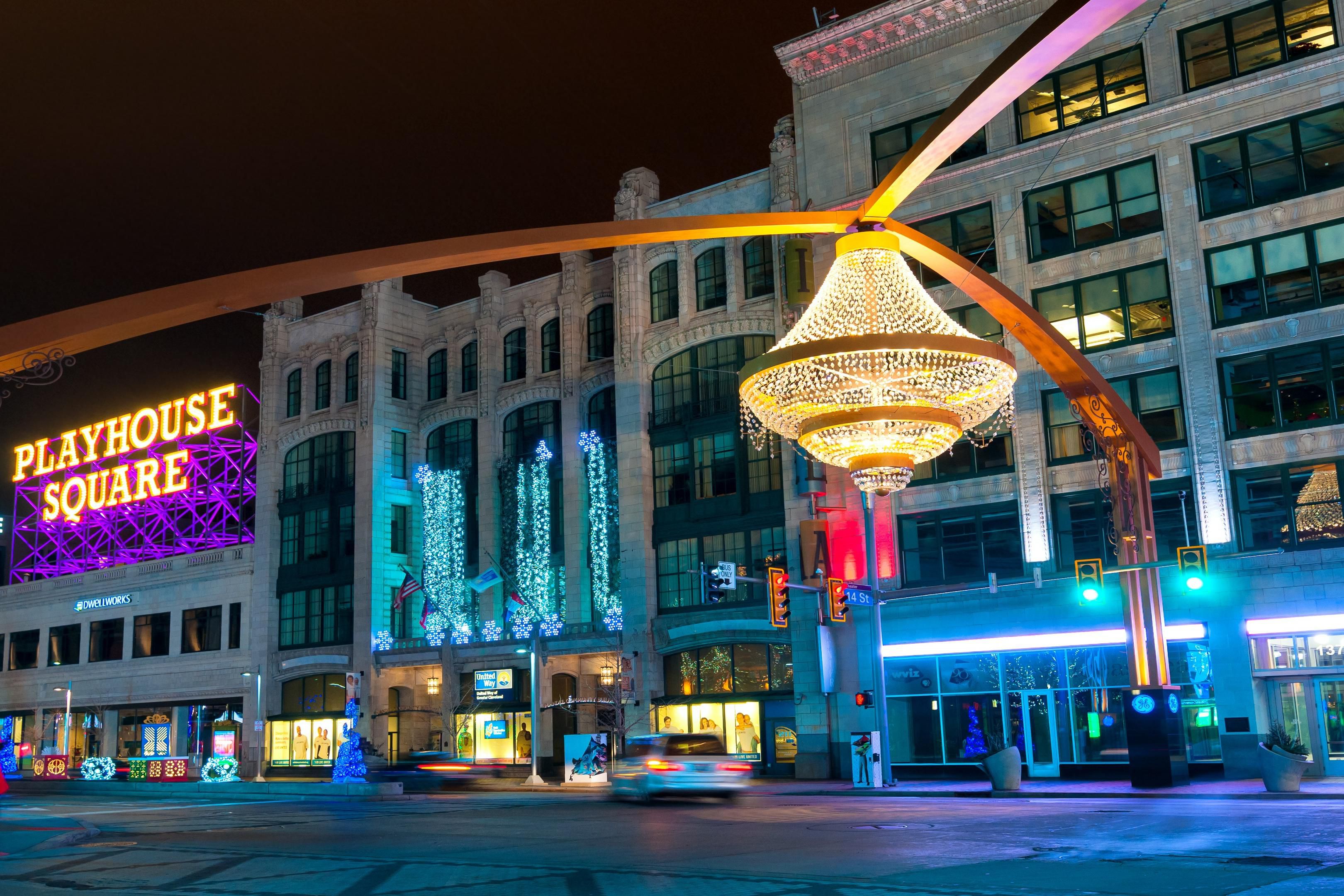 Be close to it all! 
Cleveland is the home of Rock and Roll, 3 major sports teams, world-class music and art, and a vast collection of diverse people and neighborhoods. Cleveland is home to many things, but boring is not one of them! See all of the entertainment that can be found in Downtown. 
