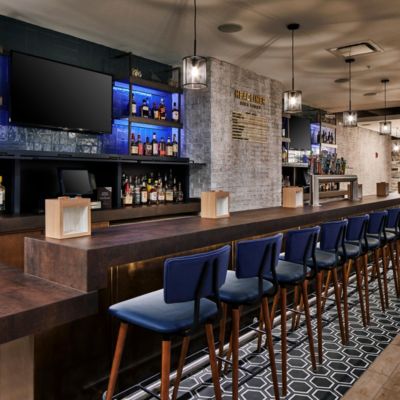 Headliner Bar