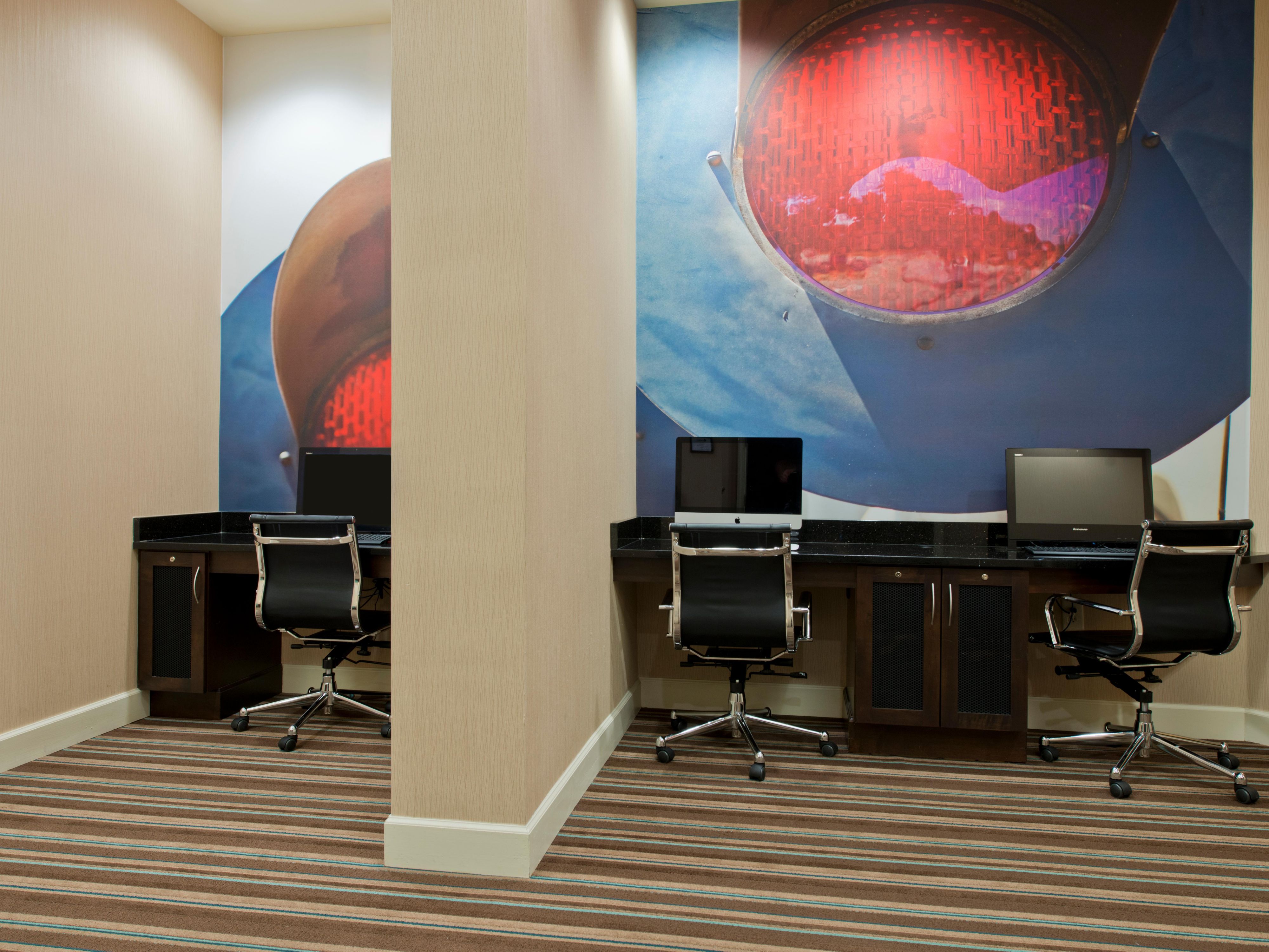 Our business center is open 24/7 so you can stay connected.
