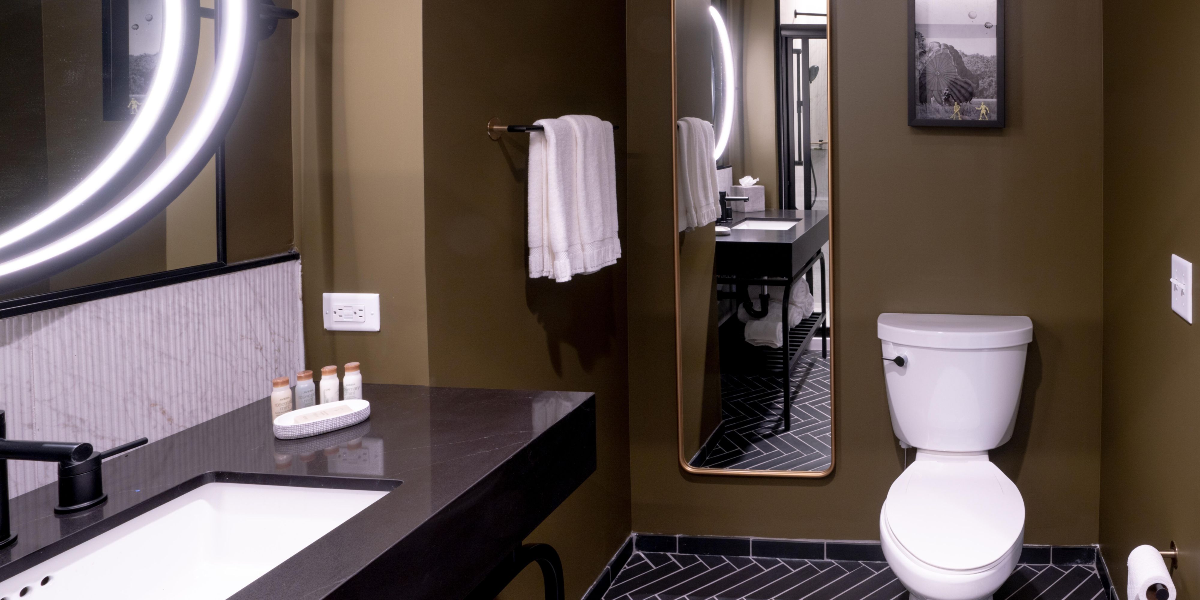 Guest Room Bathroom