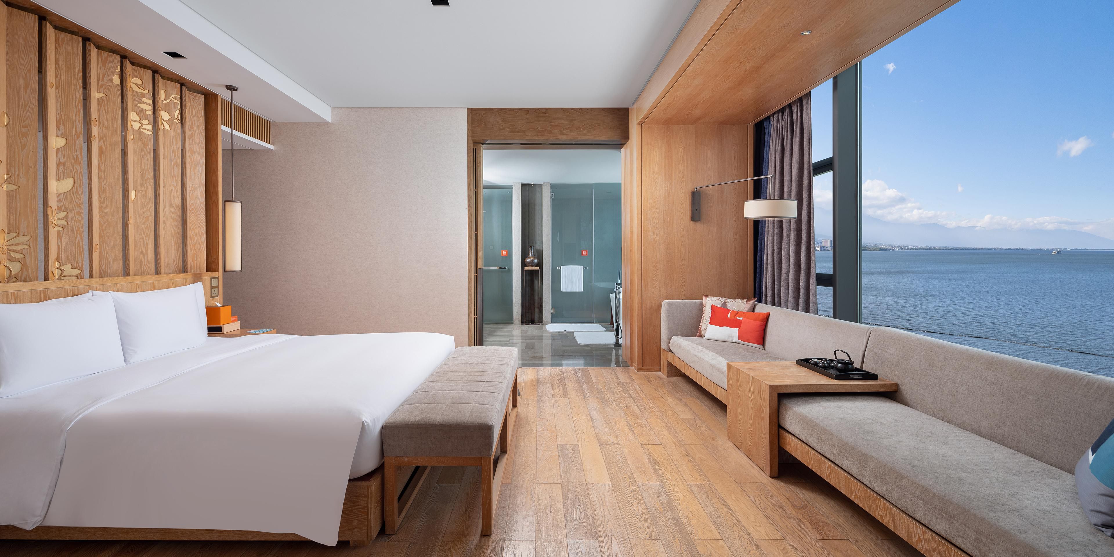 1 King 1 Bdrm Ste 180 Degree Erhai View