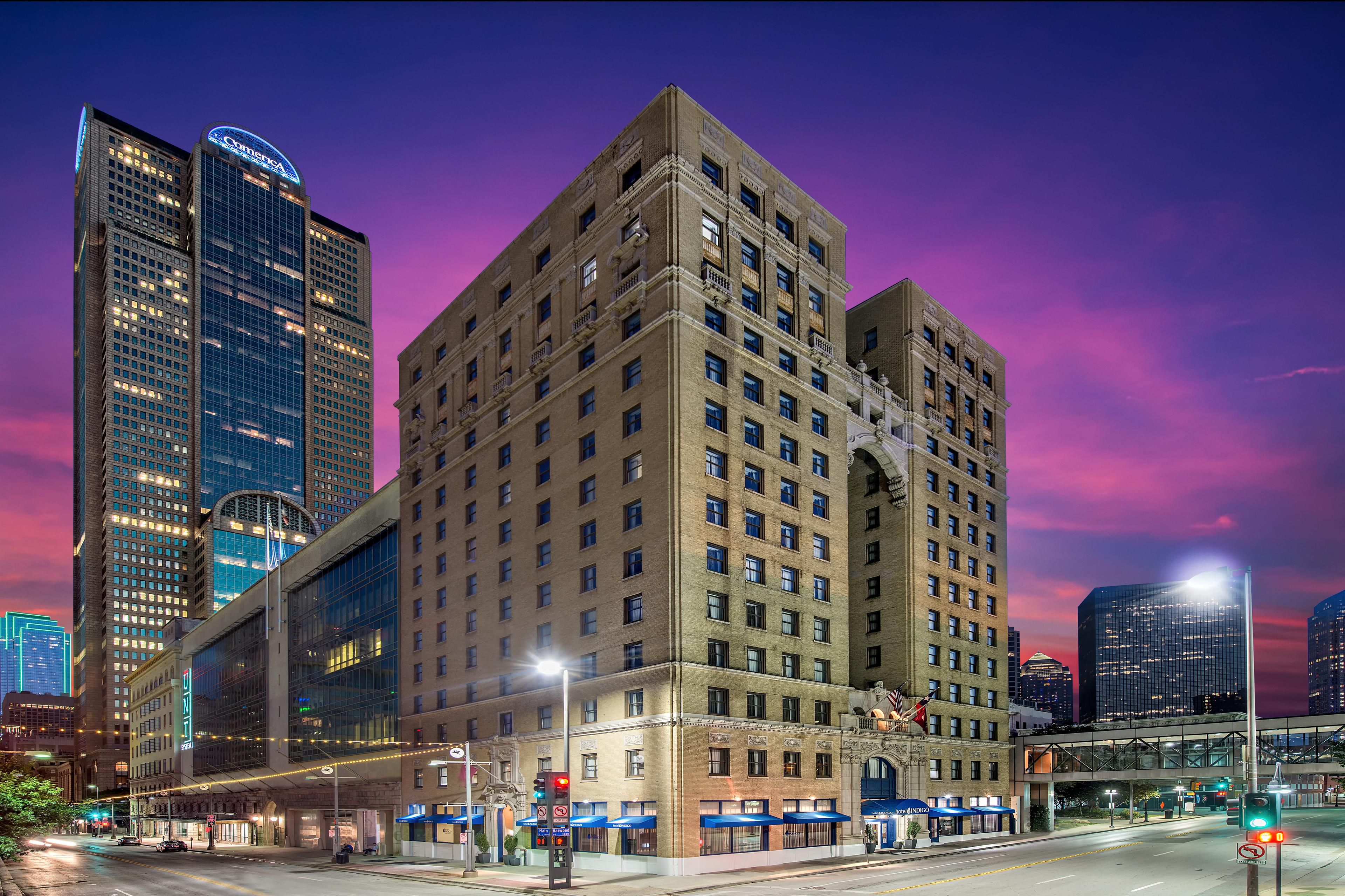 Located in the heart of the Main Street district, our downtown Dallas hotel puts you steps from exciting attractions, museums, sports venues, restaurants, entertainment, and shopping. Stay near Dos Equis Pavilion, Deep Ellum, American Airlines Center, the Dallas Arts District, and the city's major corporations.