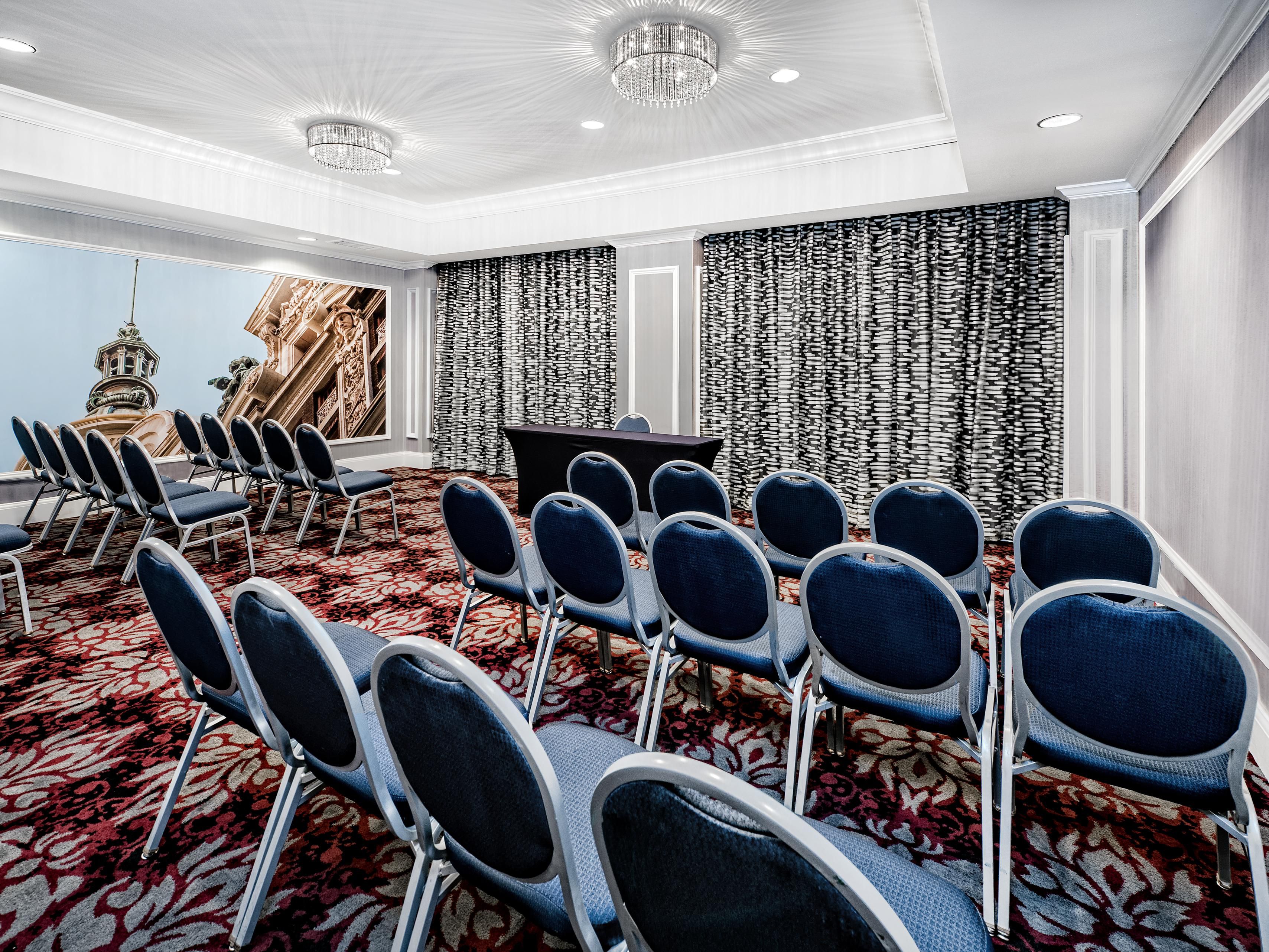 Perfectly lit meeting room with Wi-Fi that keeps up with your pace