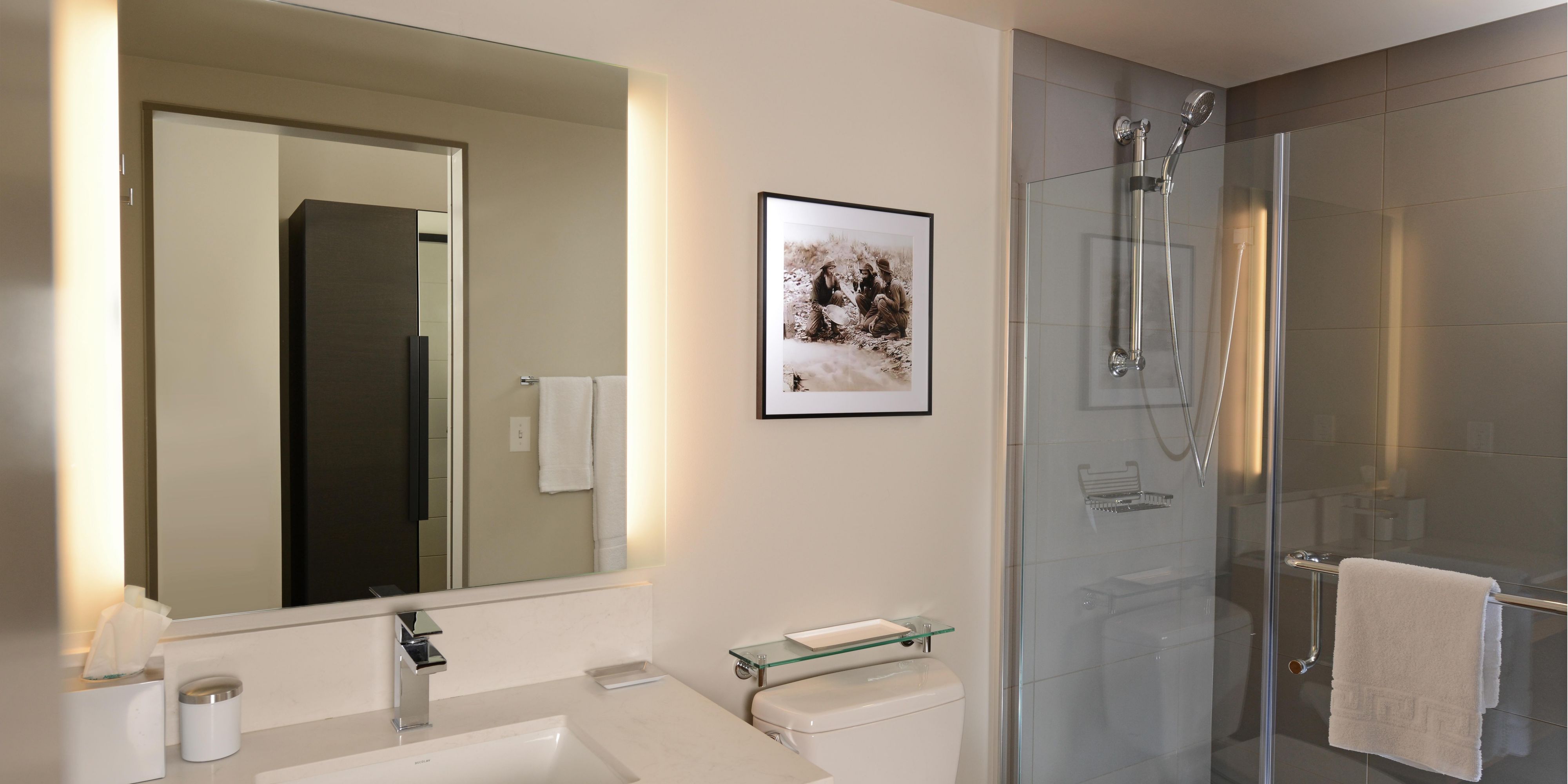 Modern Bathrooms with Aveda Bath & Body Products 