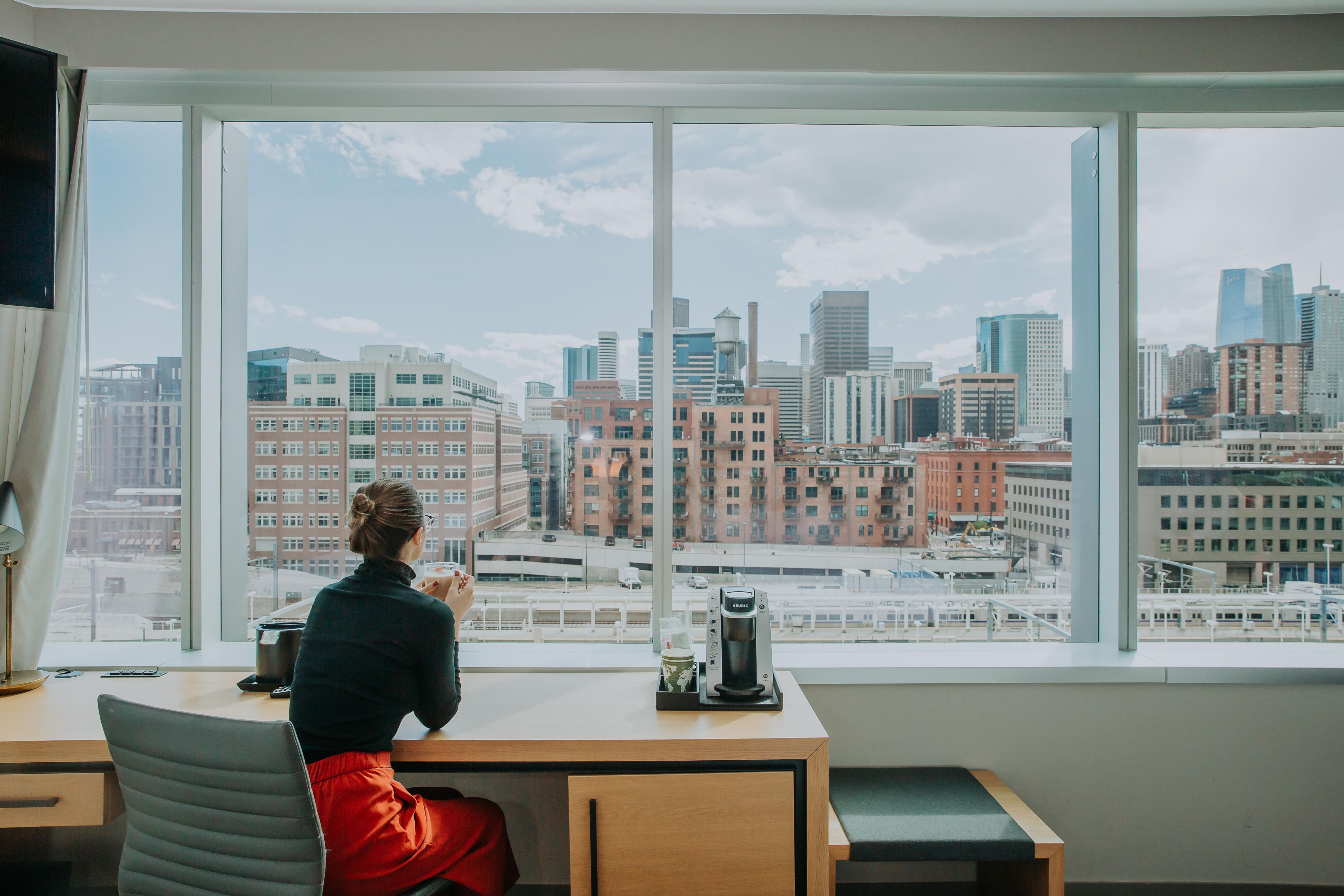 The views from the guest rooms at Hotel Indigo Denver Downtown are nothing but iconic. Enjoy picturesque views of the city’s emblematic skyline, Colorado’s stunning Major League Baseball stadium, or the world-famous Rocky Mountains. No matter how you look at it, Hotel Indigo has some of the best views in all of downtown Denver.