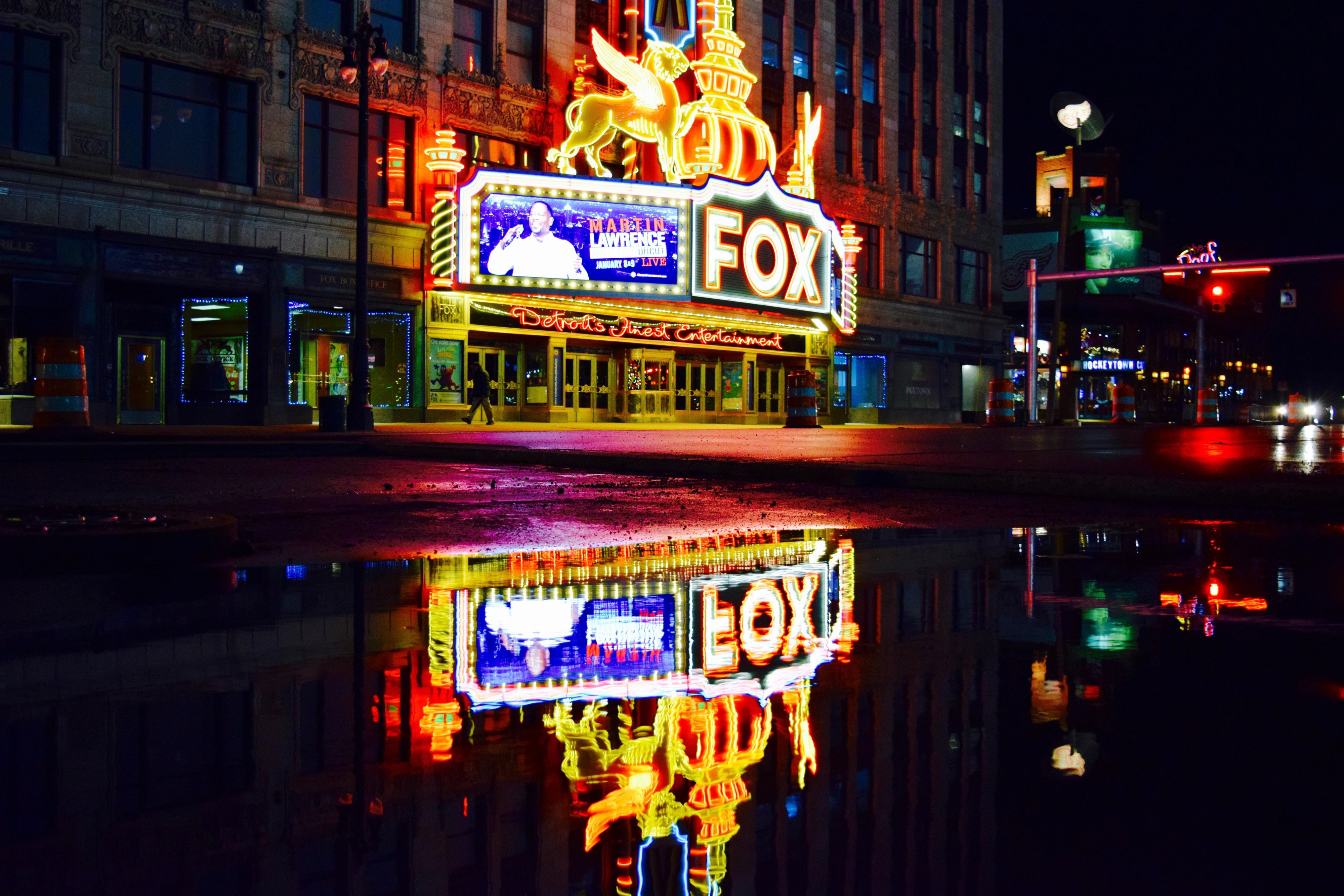 Experience the heartbeat of downtown Detroit with its music roots & urban energy. Our hotel is within minutes of downtown Detroit's attractions, shopping, dining, & entertainment. See a concert at the Fox Theatre & explore the Detroit Institute of Art and Motown Museum. Sports fans can stay close to Comerica Park, Little Caesars Arena & Ford Field.