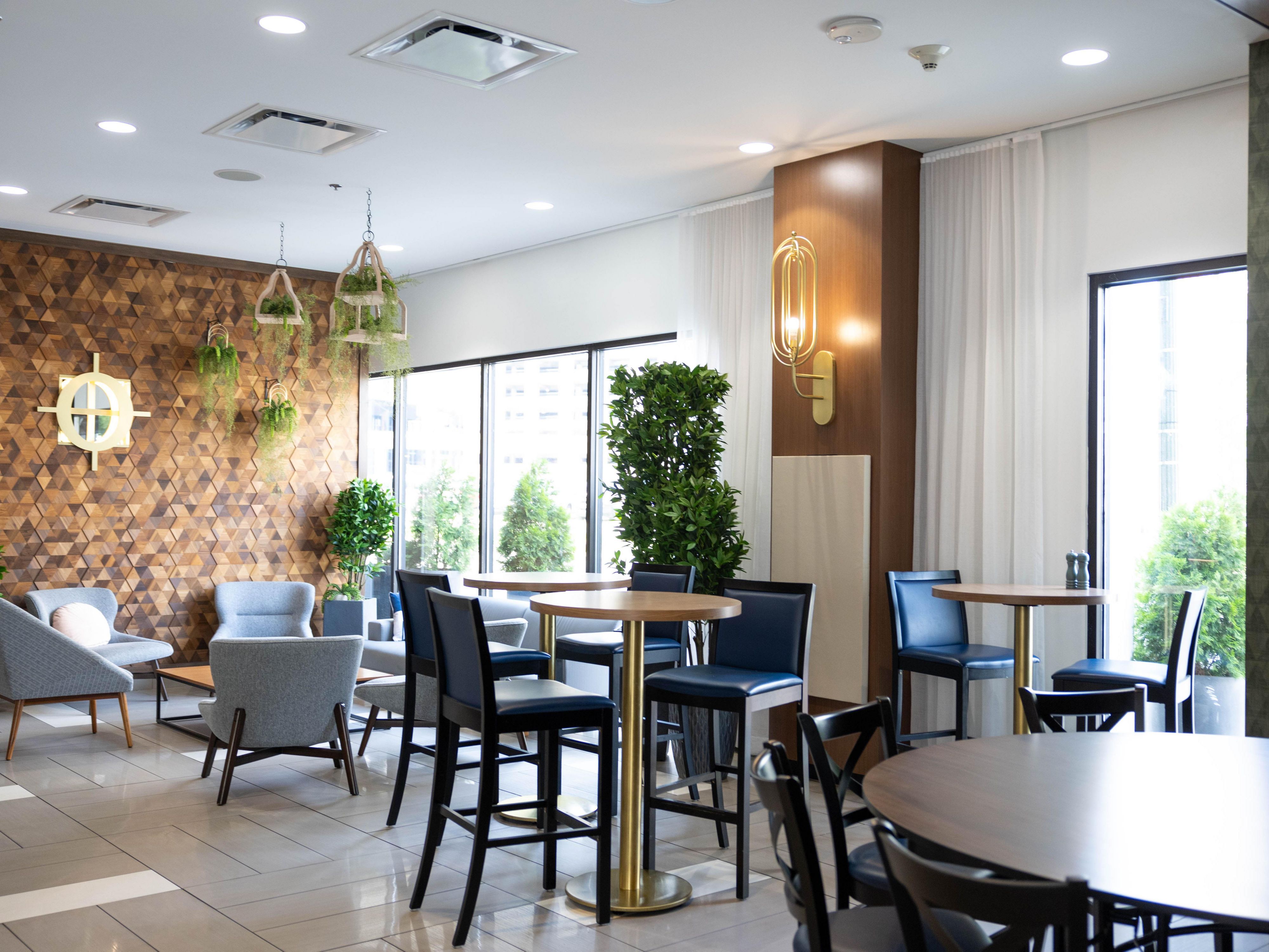 The Trolley Room restaurant is open for breakfast, lunch & dinner.