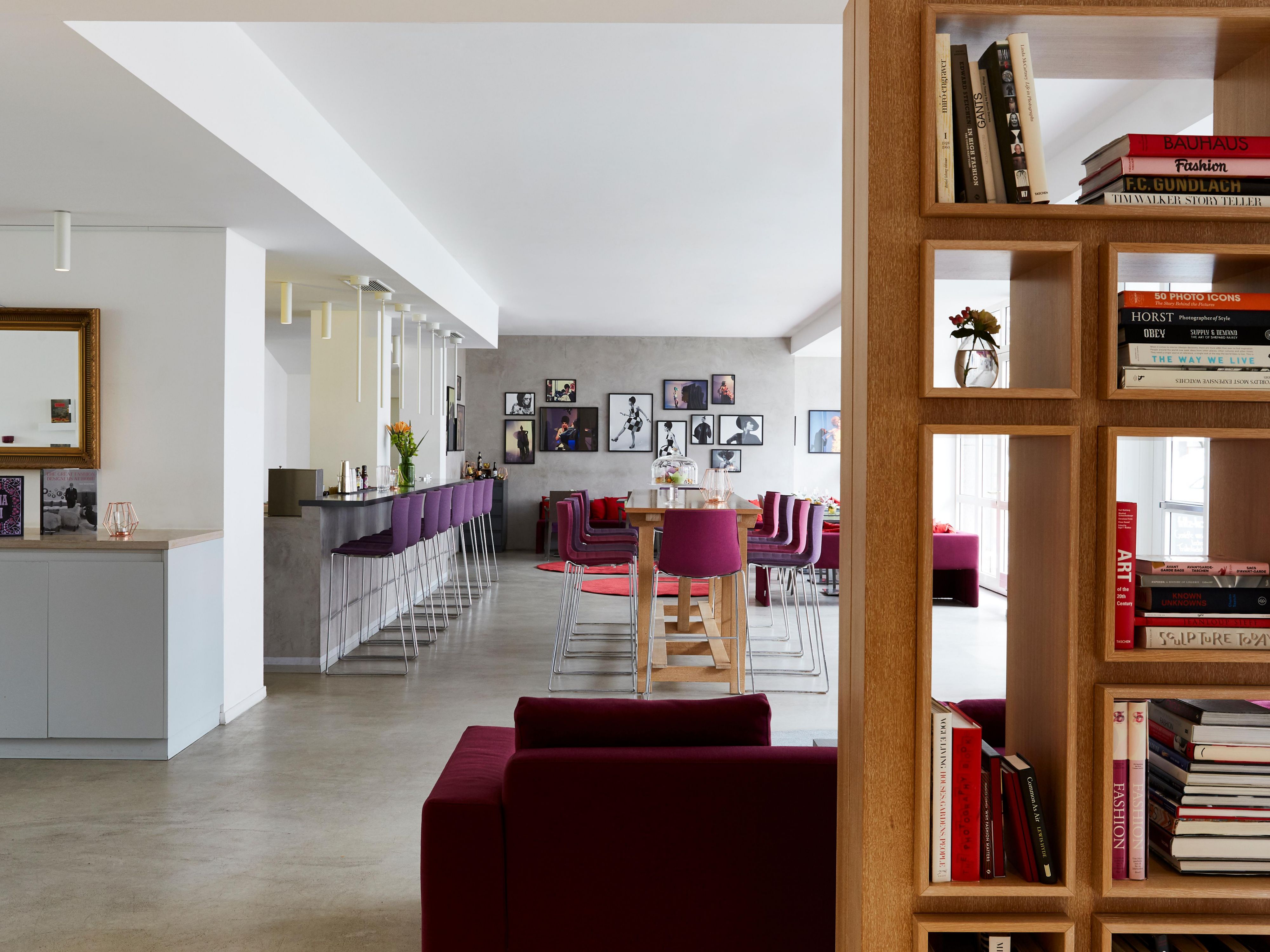 The spacious lobby with art-lined walls, a bar and Wi-Fi included.