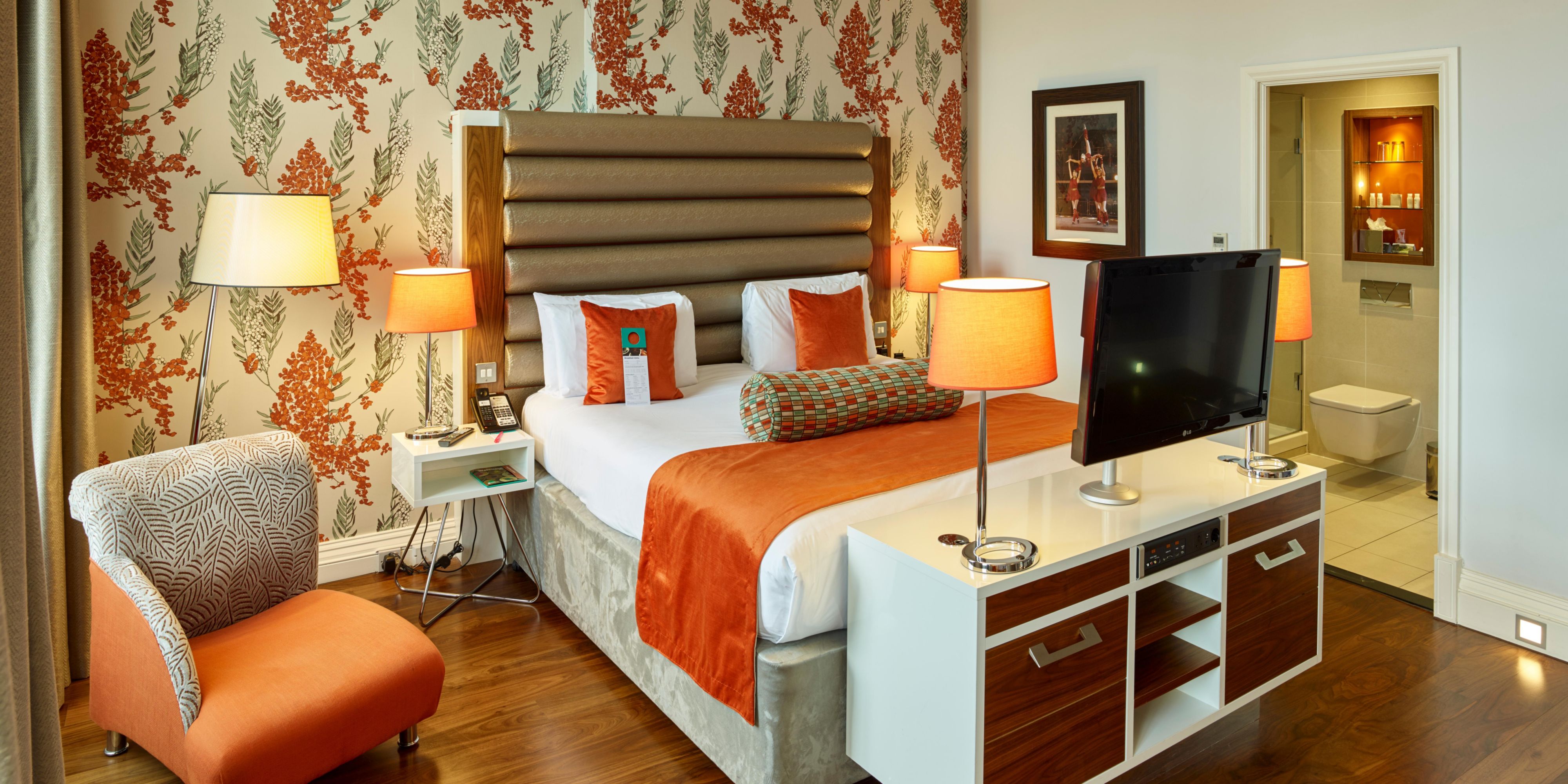 Expect all the home comforts at our Edinburgh city hotel 