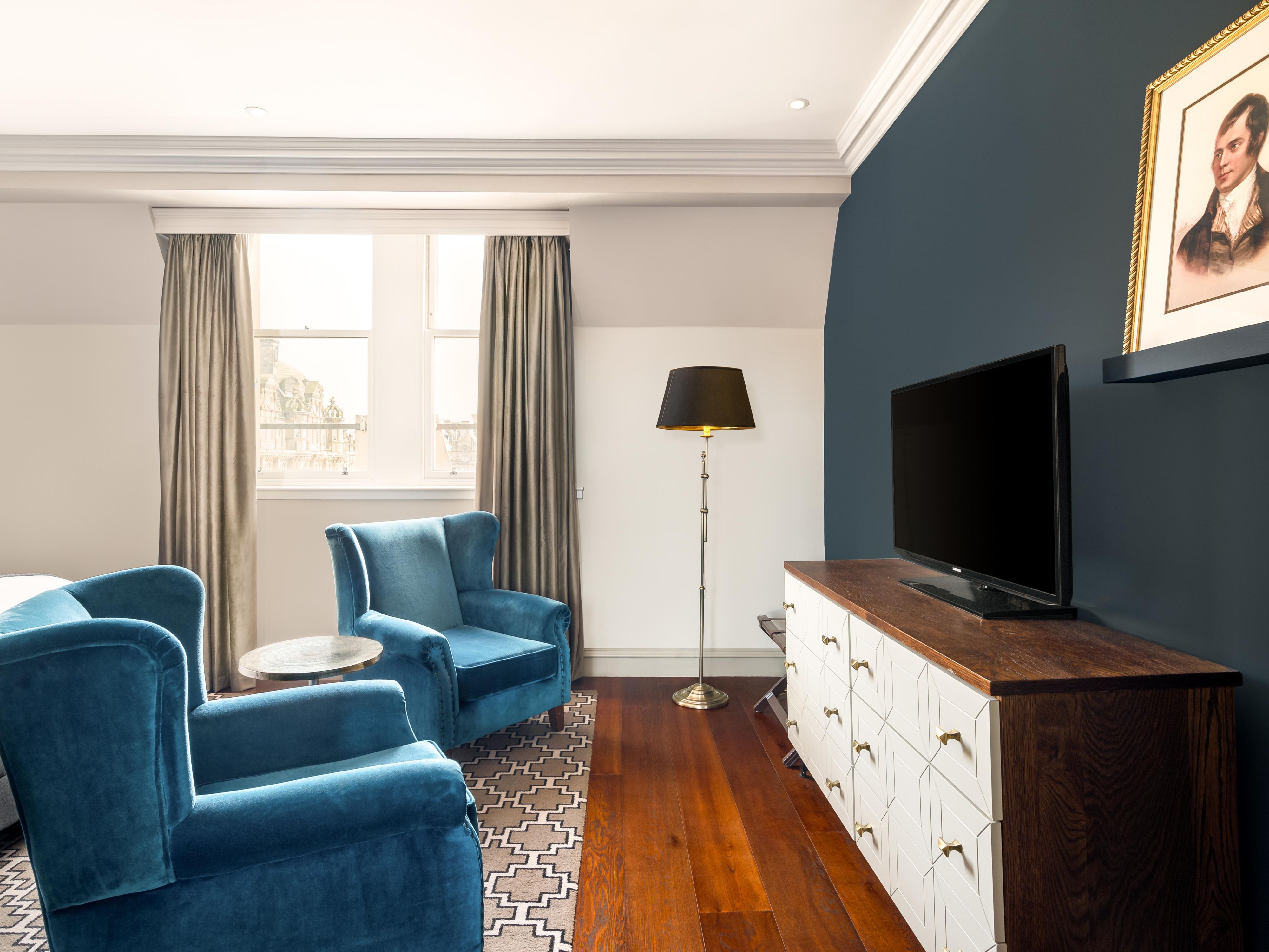 King Bed Suite City View
