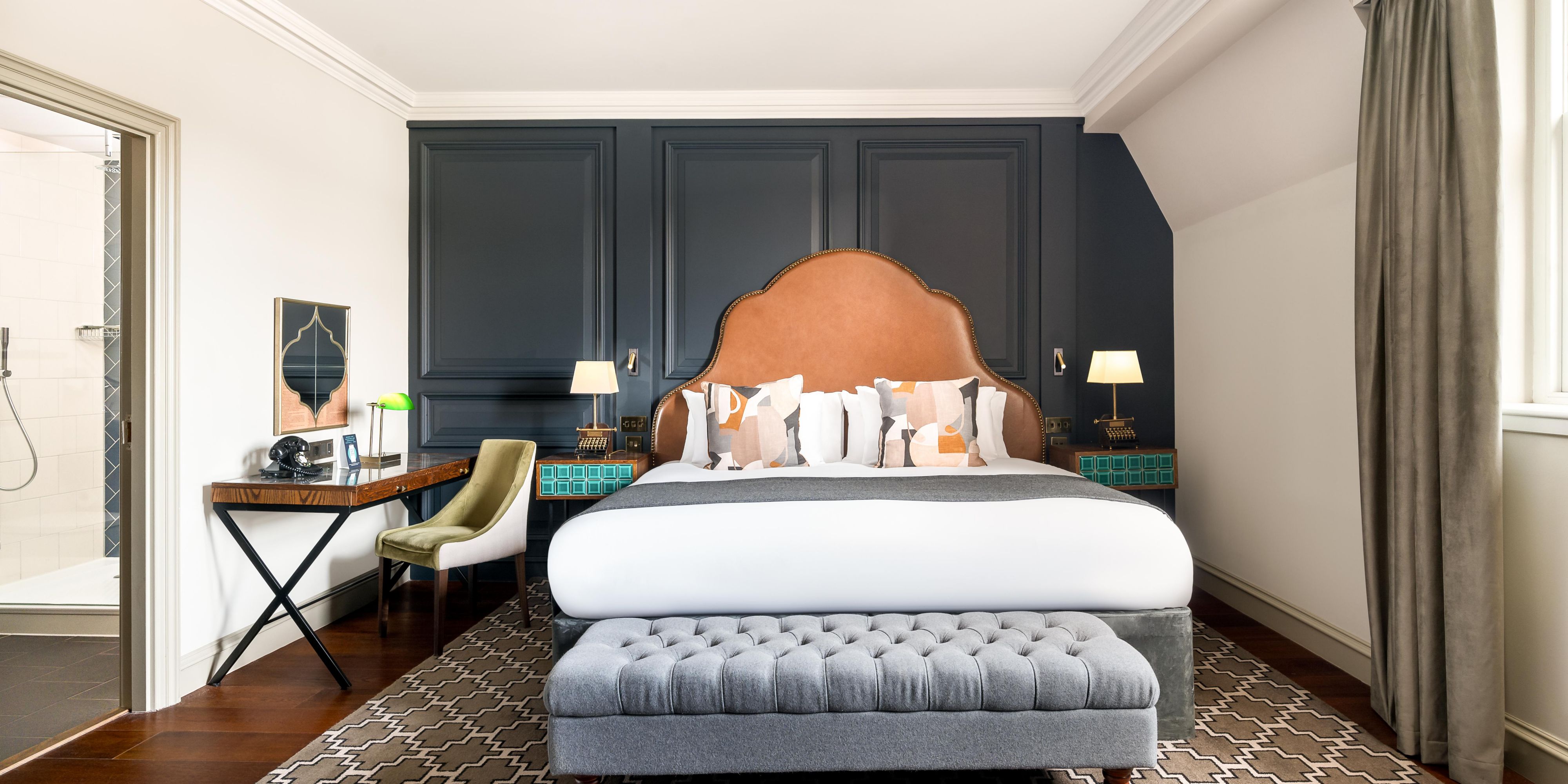 King Bed Suite City View
