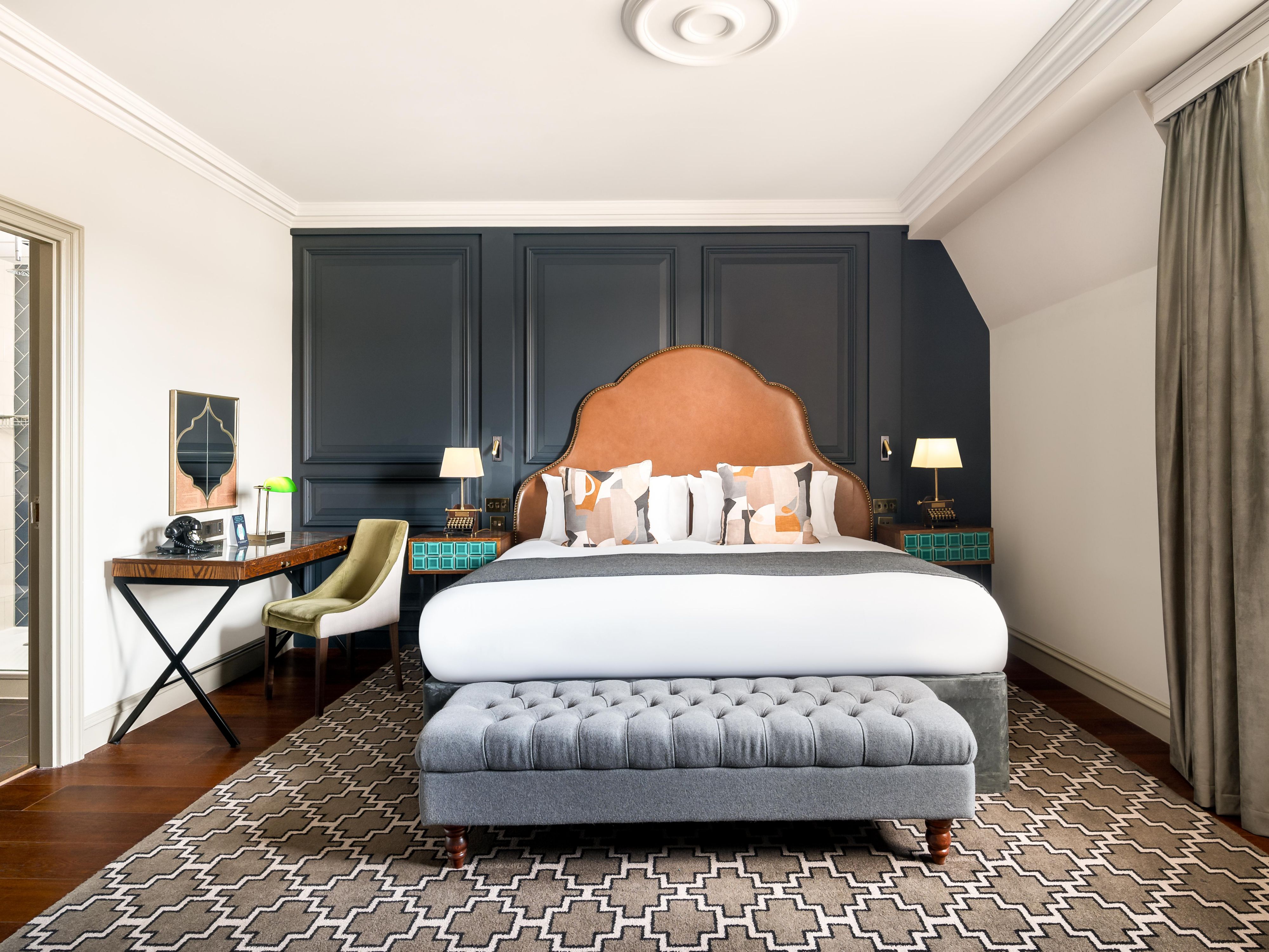 King Bed Suite City View