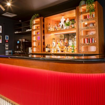 Bar & Lounge