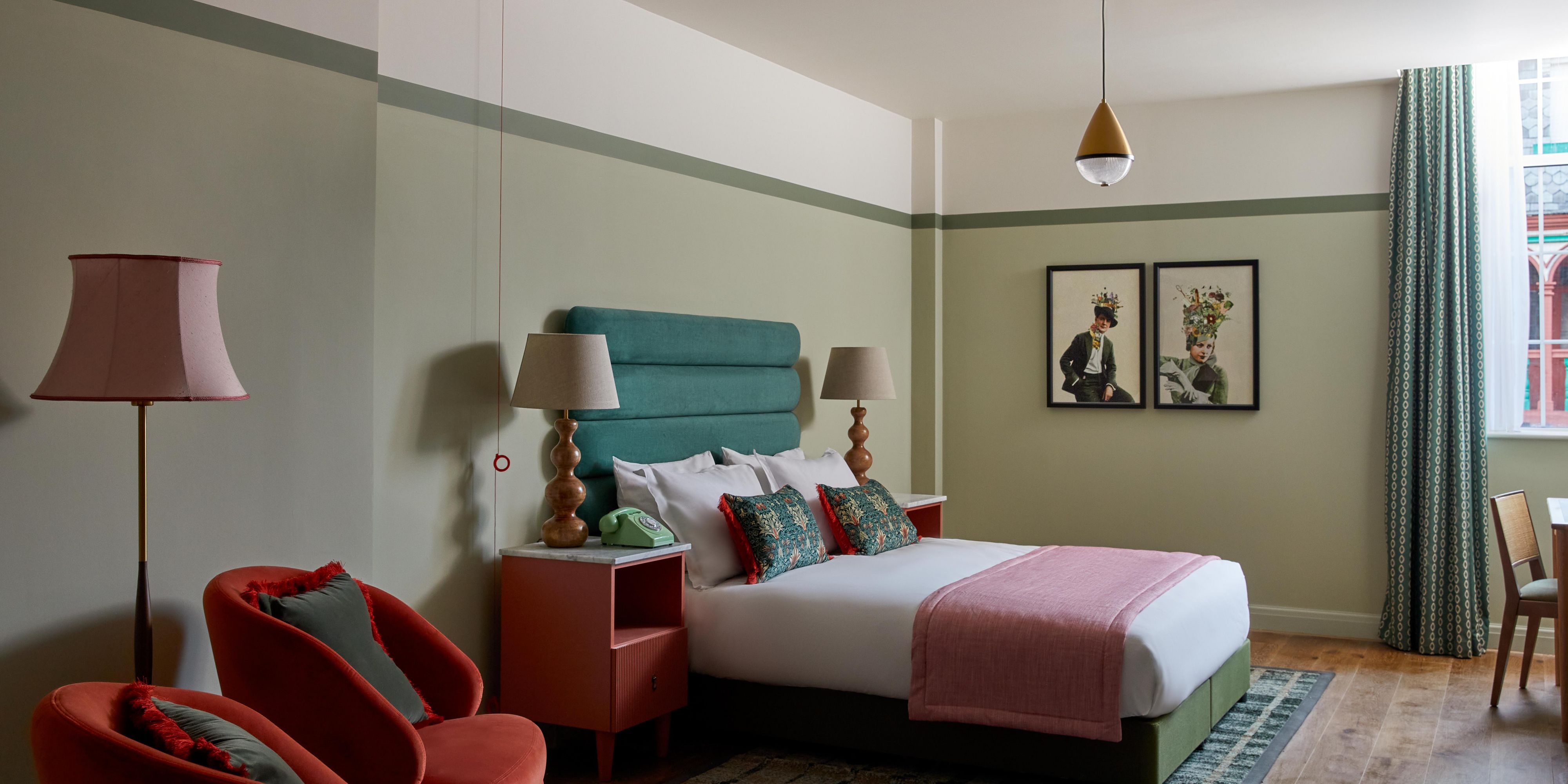 1 King Standard Accessible Room