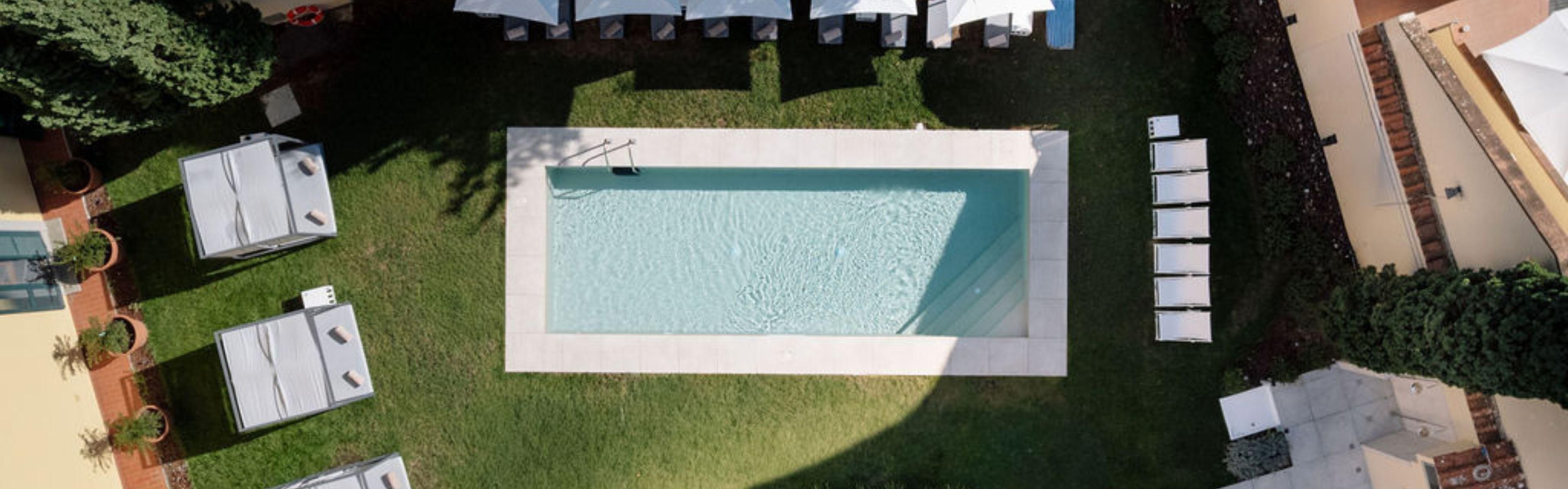 $ hotelInfo.mediaDetails.welcomePhotos.primaryPhoto.caption}