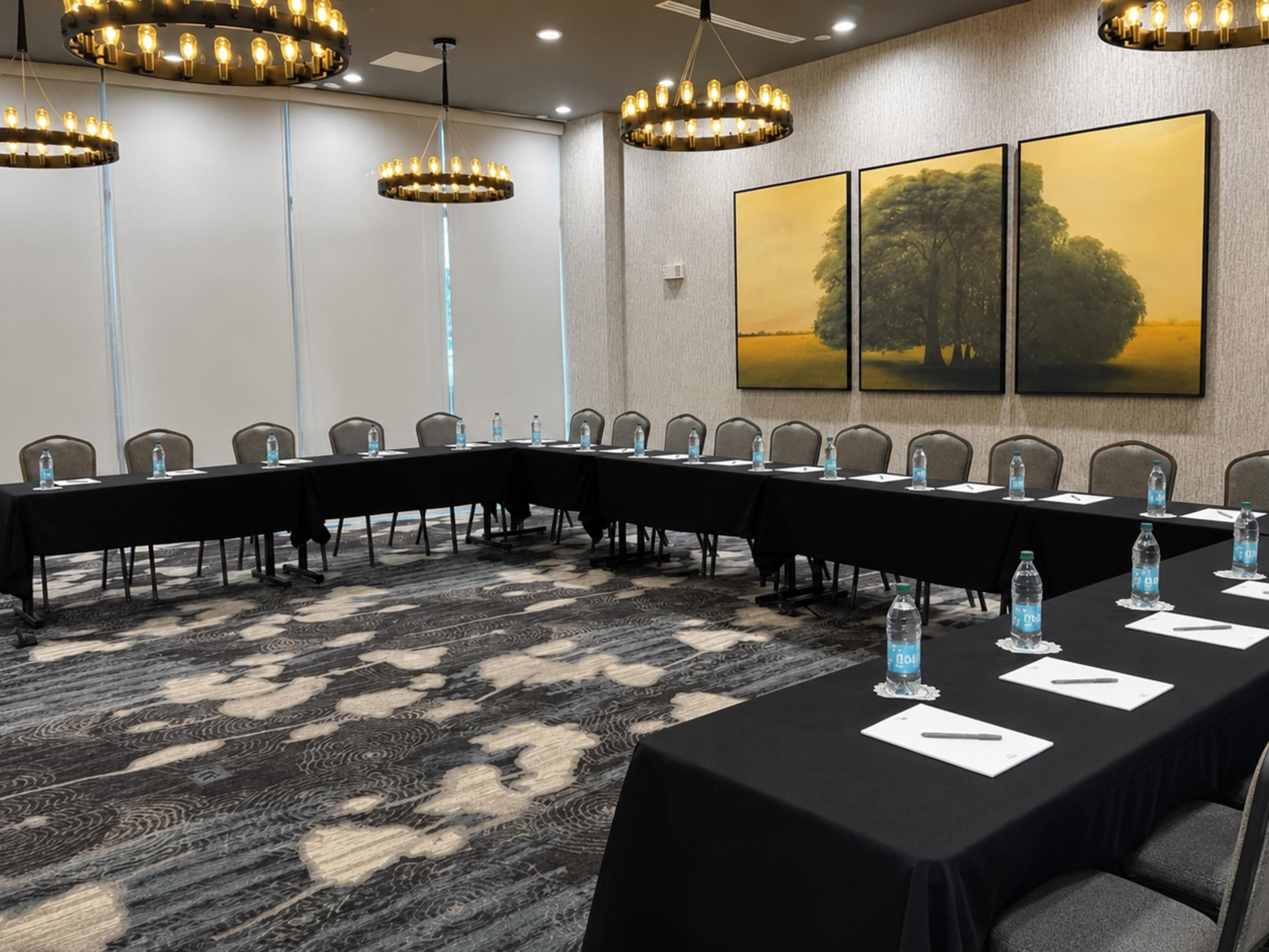 Emmerson Room arranged for a professional U-Shape Meeting