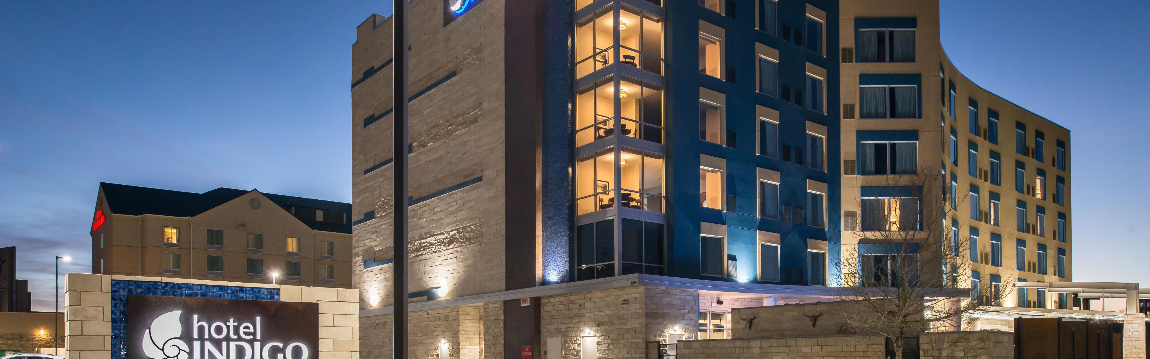 $ hotelInfo.mediaDetails.welcomePhotos.primaryPhoto.caption}