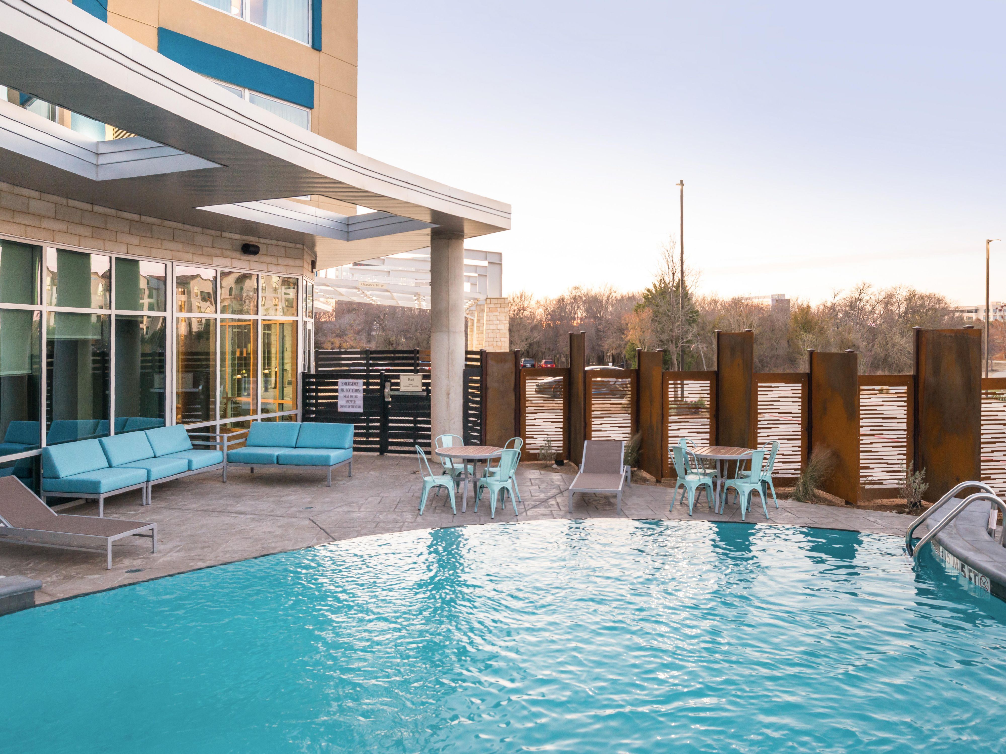 Dive into relaxation at our sparkling outdoor pool, open from 8:00 AM to 10:00 PM seasonally. Unwind after a day of exploration with a refreshing dip, make a playful splash with your kids, or lounge poolside and bask in the warm Texas sunshine.