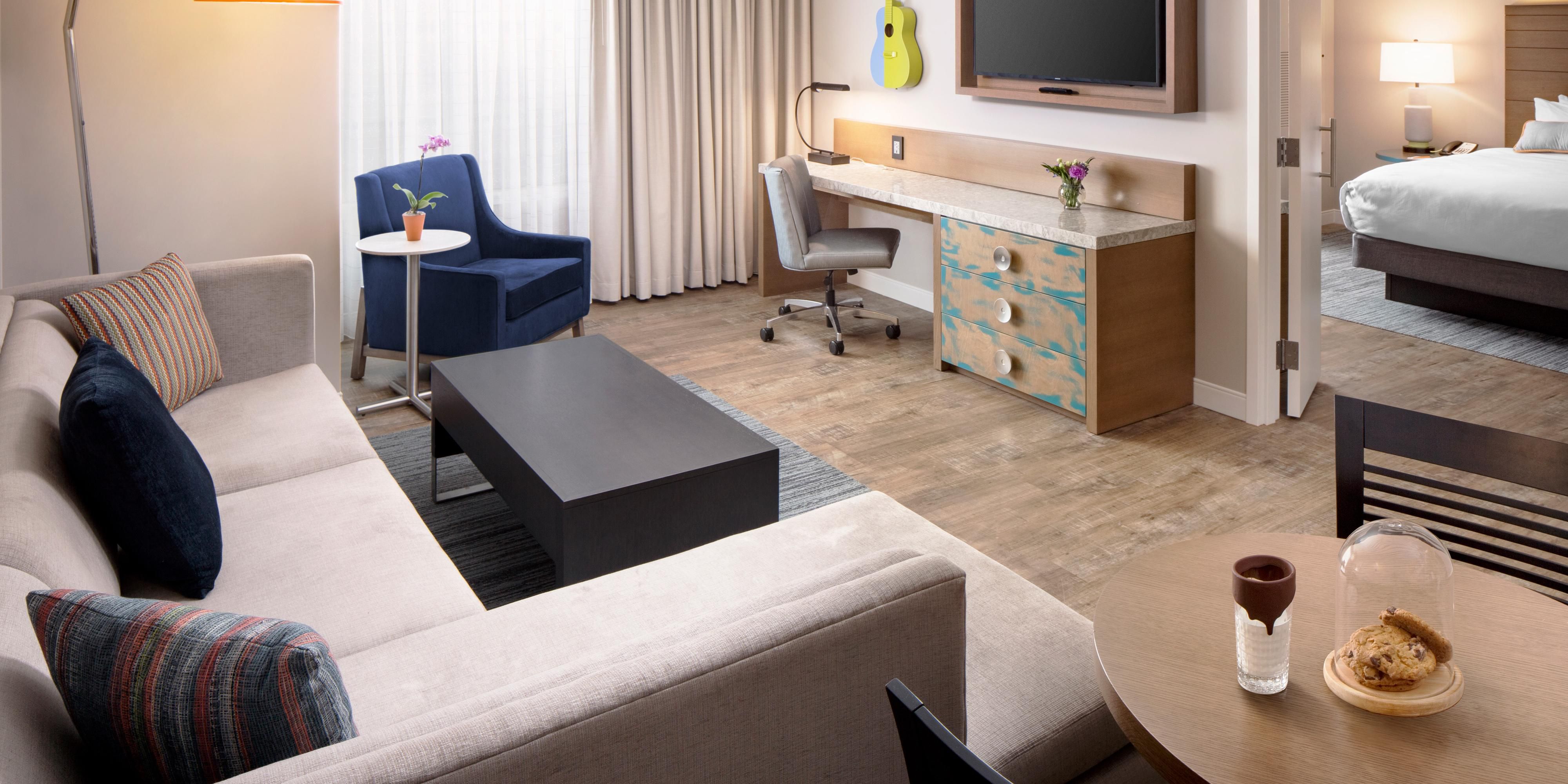 Spacious, luxurious one bedroom suite with pull out sofa