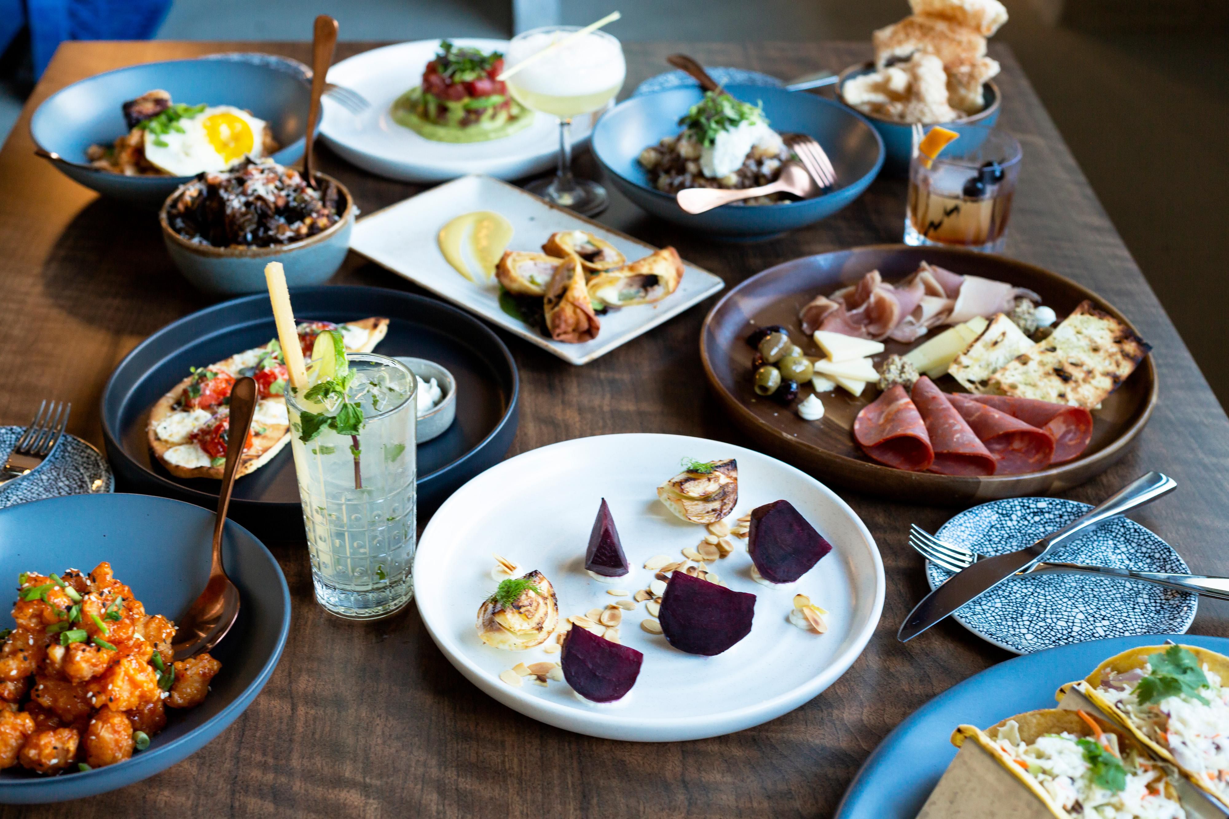 Join us in GATHER Social Lounge for comfort food with Florida flair. Open for breakfast and dinner, our cuisine seasonally showcases the finest locally-grown ingredients and regional libations, bringing additional flavor to your Gainesville experience.