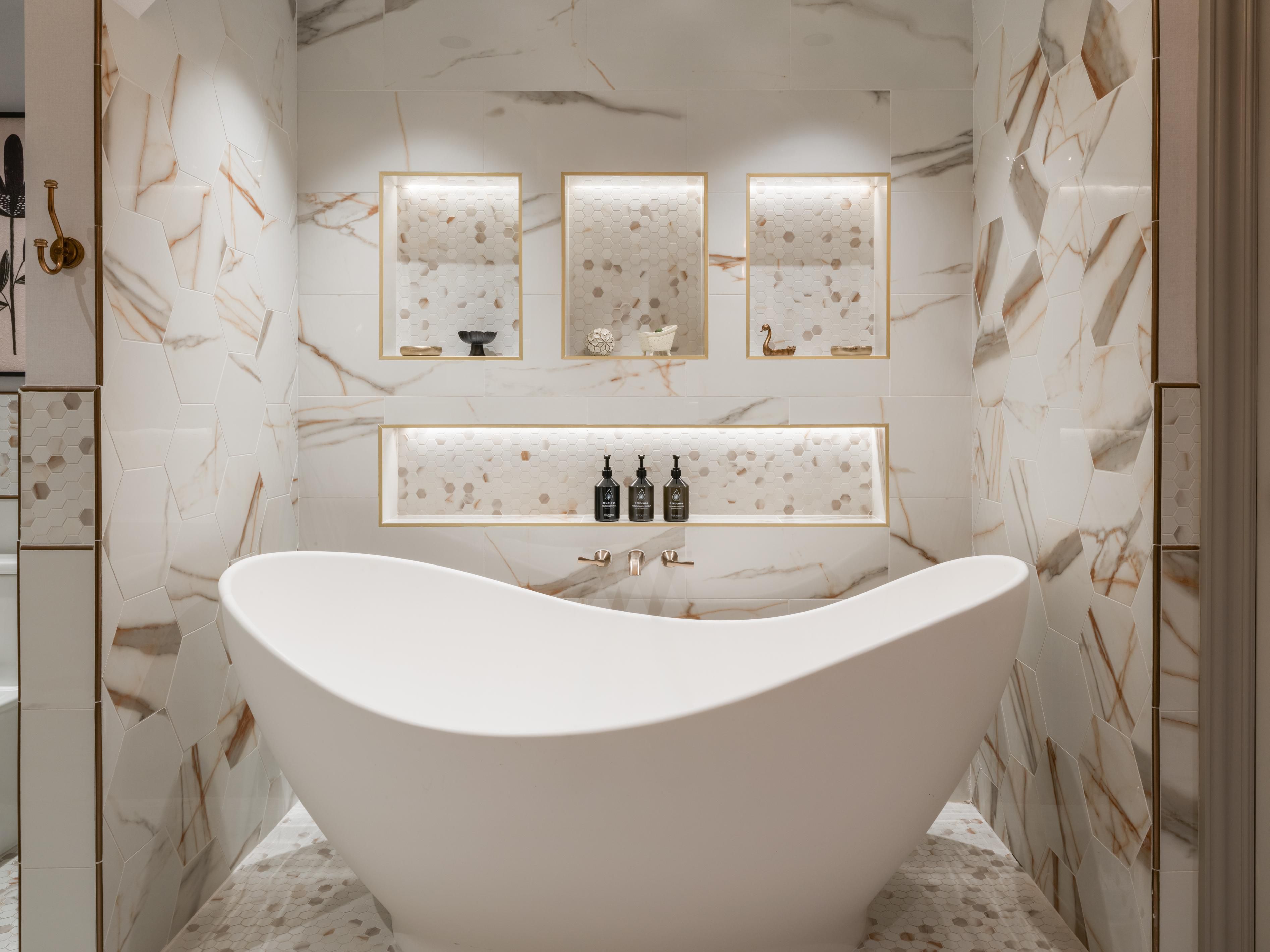 Unwind in the Presidential Suite’s spa-like soaking tub