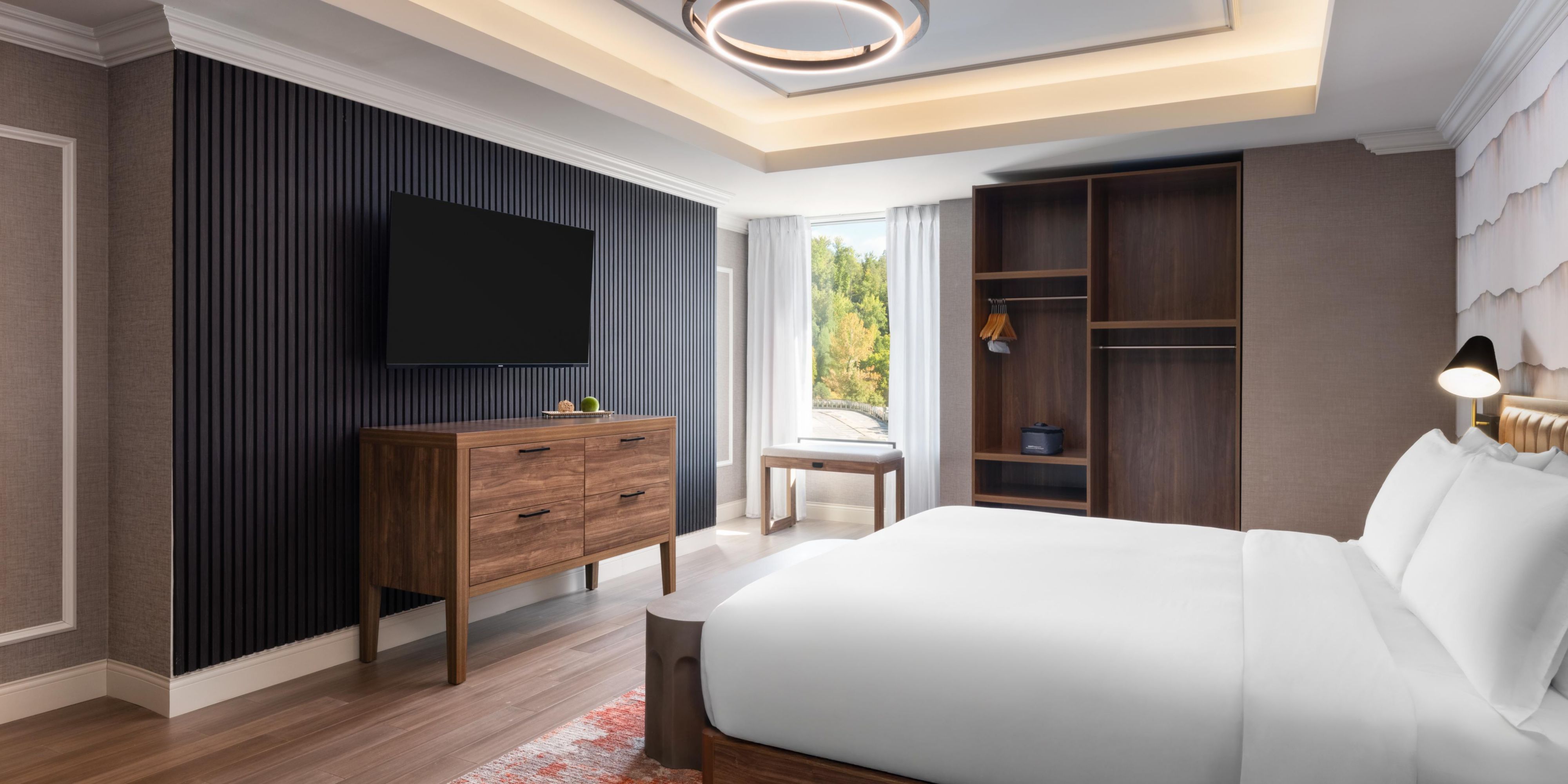 King one bedroom suite with space to unwind in Gatlinburg