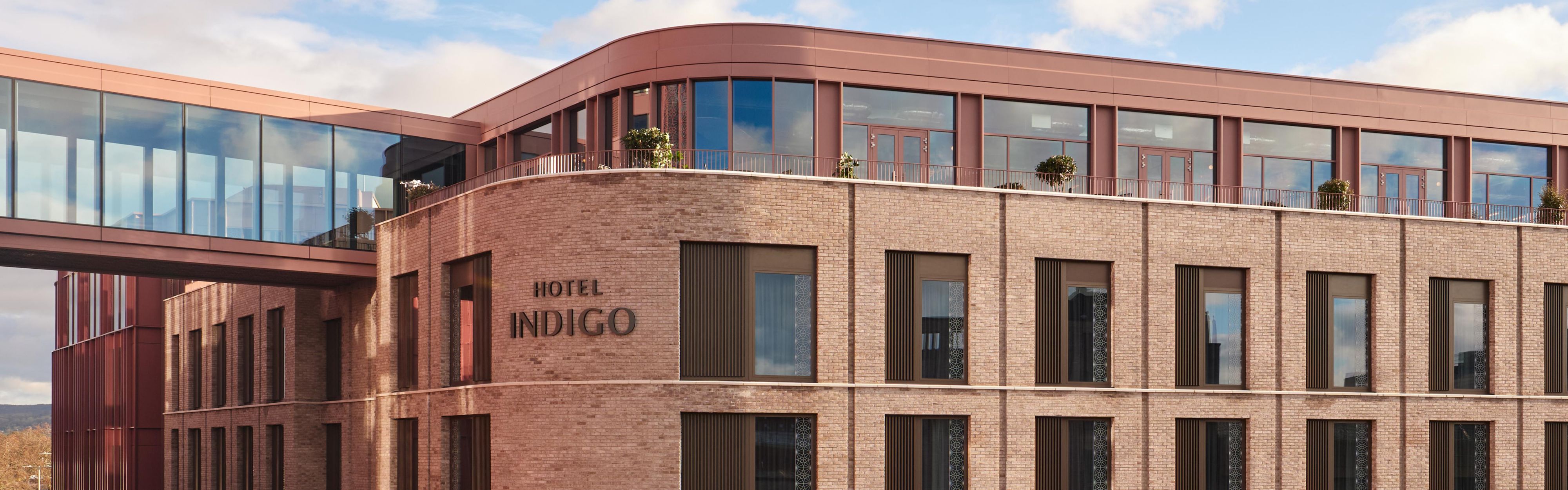 $hotelInfo.mediaDetails.welcomePhotos.primaryPhoto.caption}