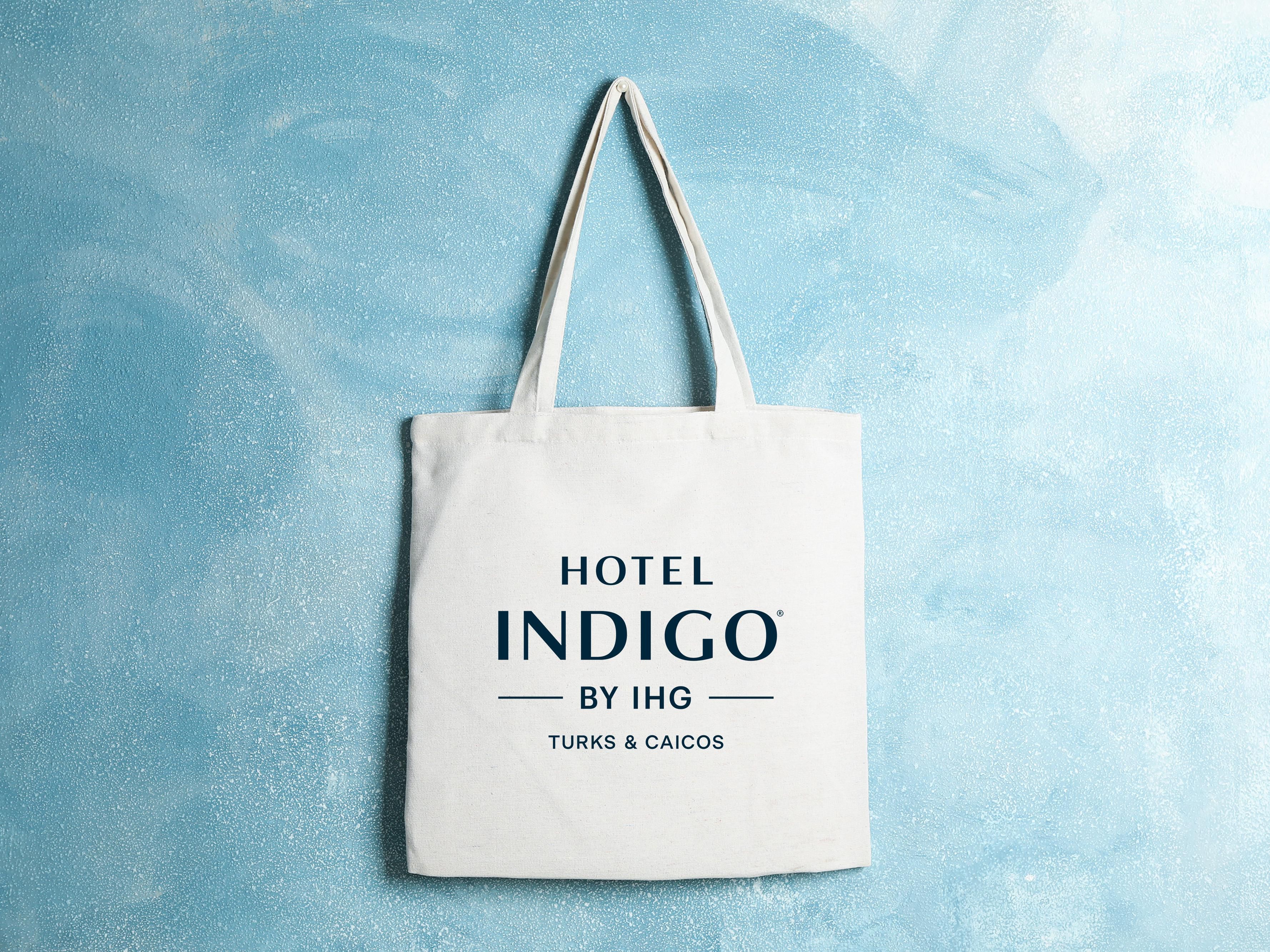 قم بزيارة متجرنا للحصول على مزيج منسق من الخدمات الأساسية للعطلات والهدايا المستوحاة محليًا والمرطبات الخفيفة. مثالي لاحتياجات اللحظة الأخيرة، أو الهدايا التذكارية مراعاة شعور الآخرين، أو اصطحابك سريعًا أثناء الإقامة.