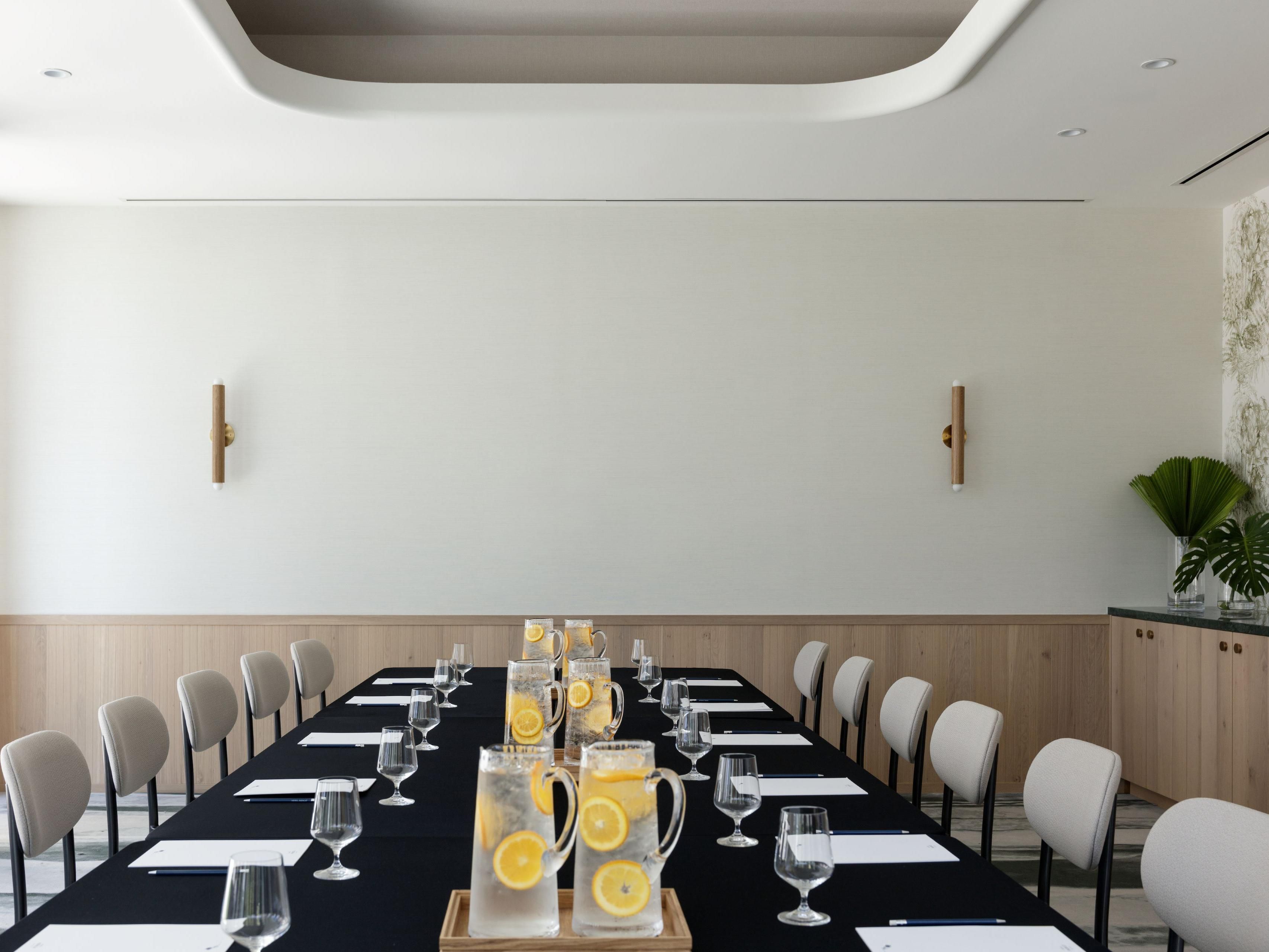 An unforgettable gathering awaits you. From group retreats to one-of-a-kind meetings or birthday trips to anniversary celebrations, each event at Hotel Indigo Grand Cayman is enveloped by the island’s unforgettable natural beauty.