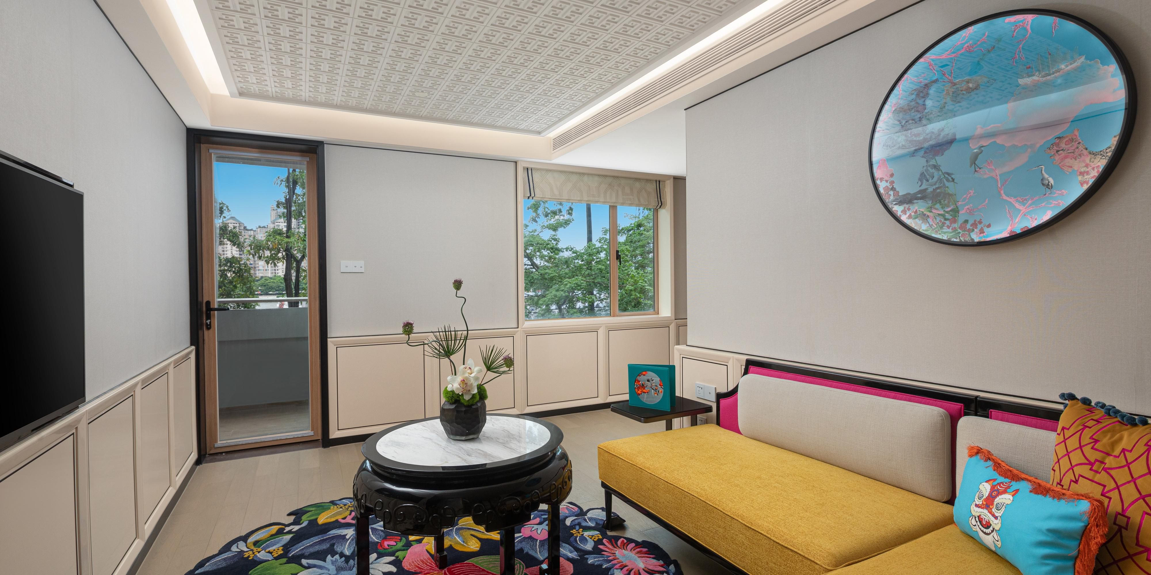 1 King 1 Single 2 Bdrm Suite Living Area River View