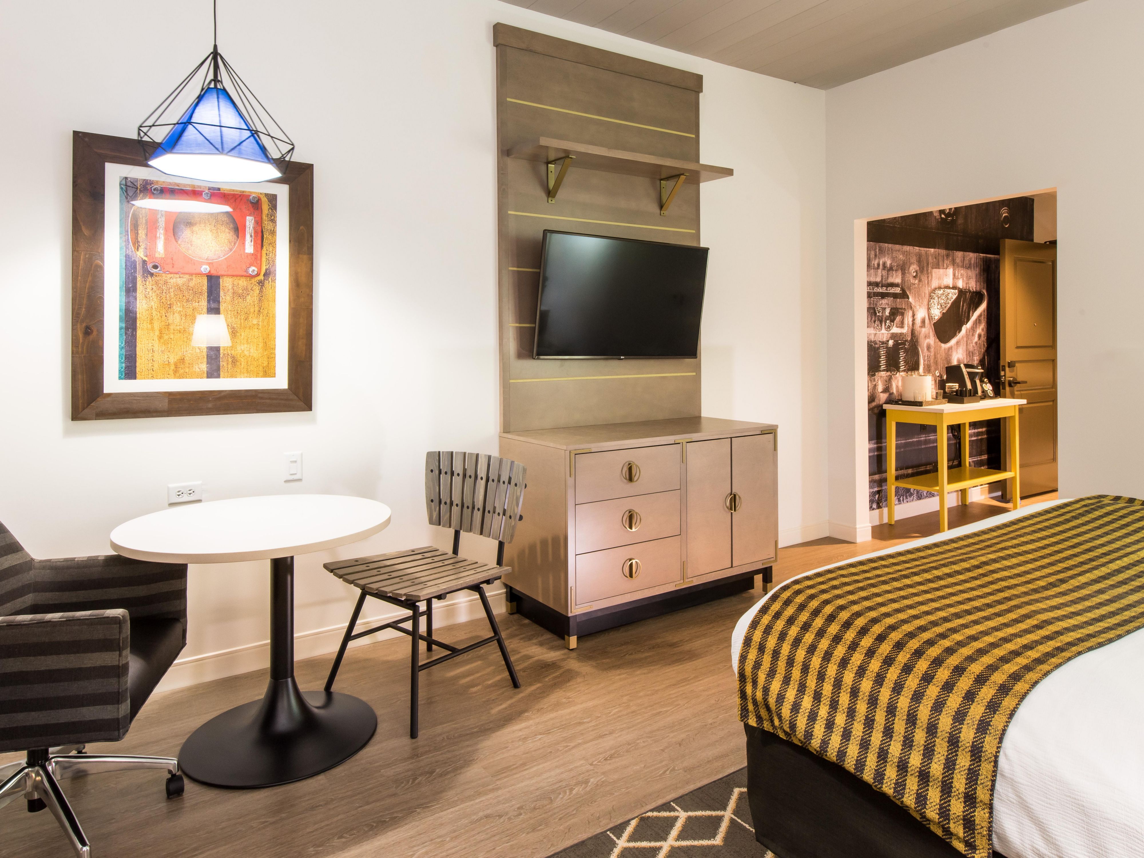 Hotel Indigo Hattiesburg King Guest Room
