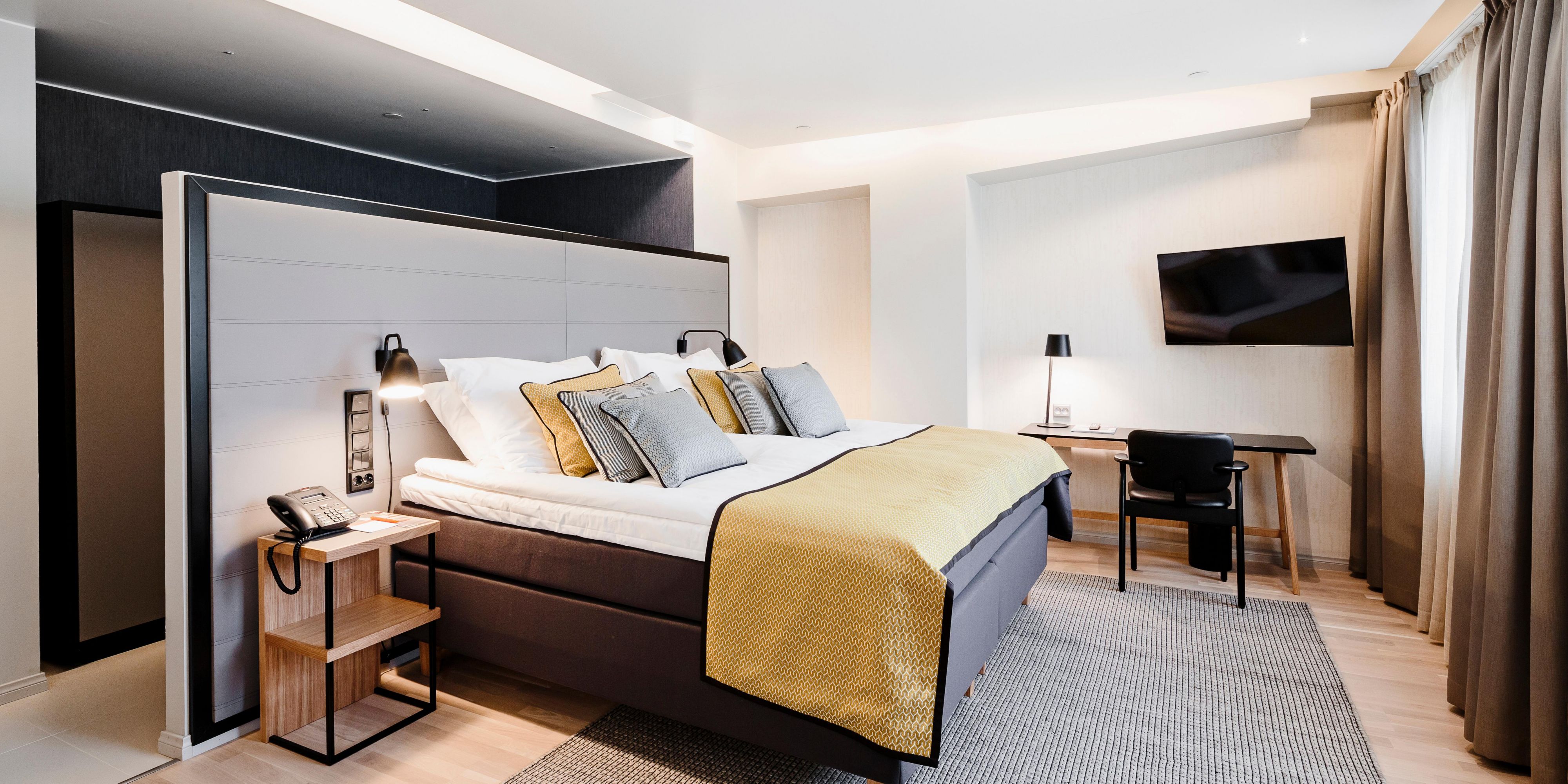 Junior Suite is located on the top floor of the hotel