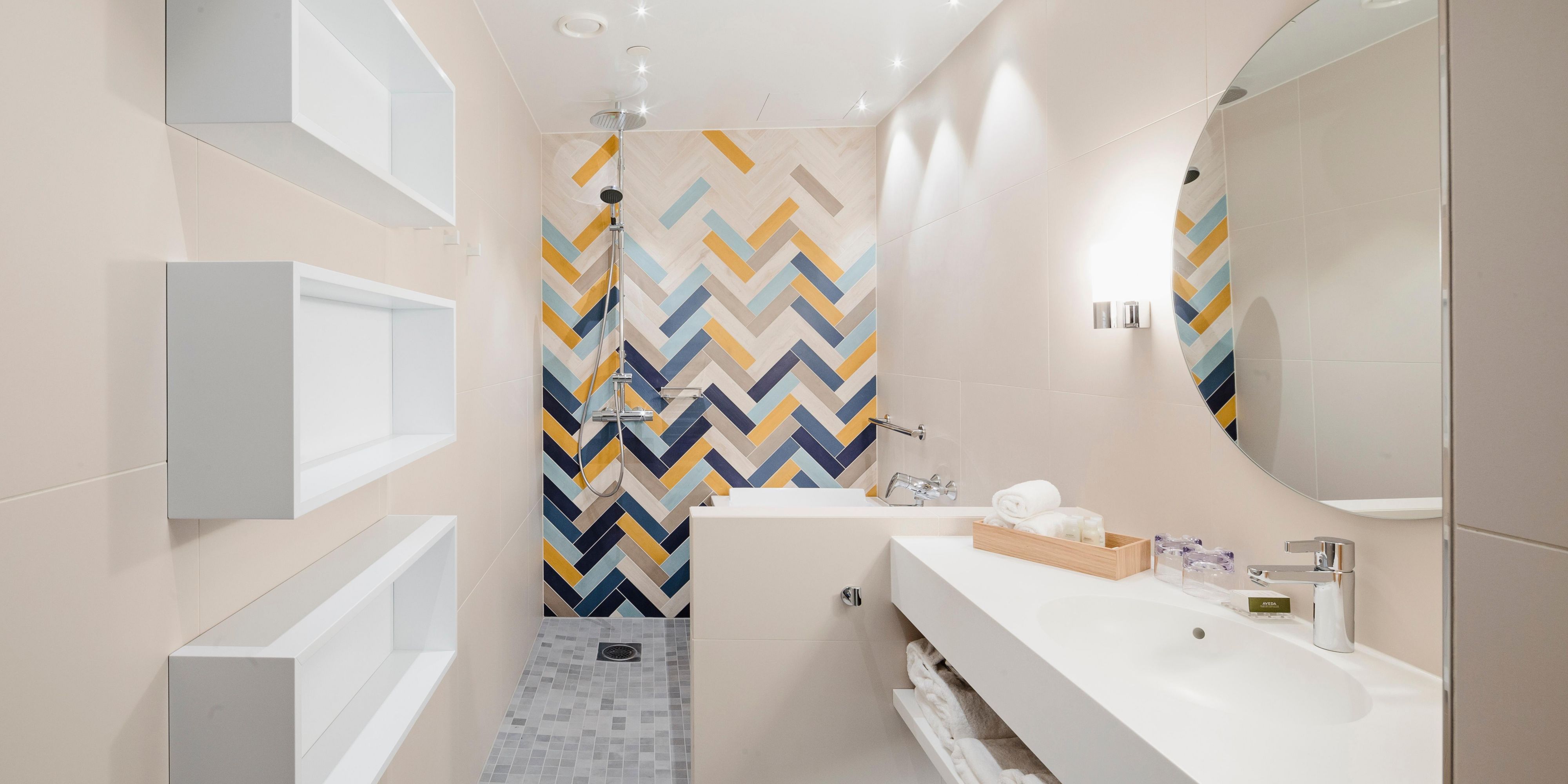 Junior Suite's bathroom comes with a bathtub