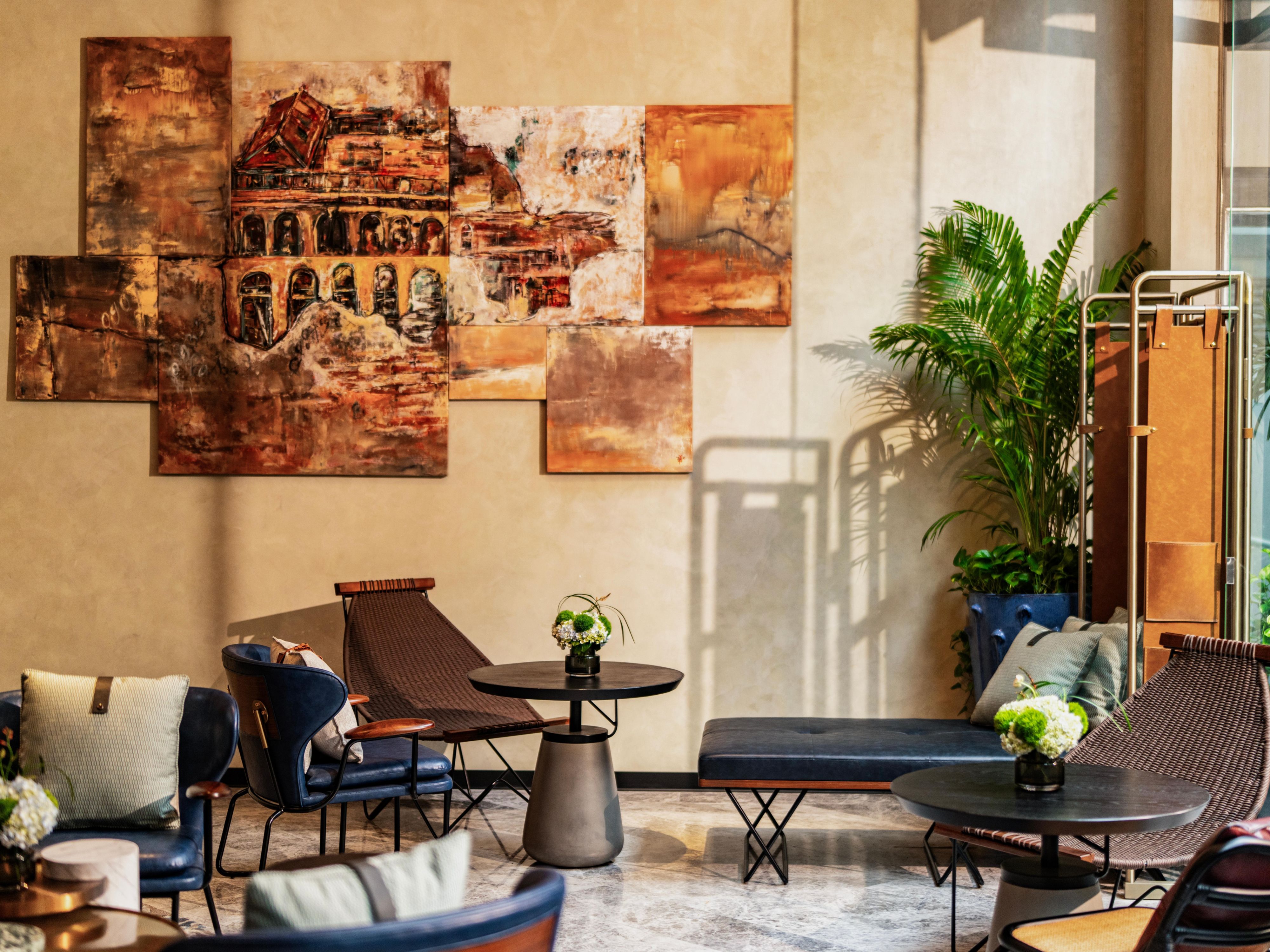 At Hotel Indigo Saigon, every corner is a journey of discovery into the vibrant heart of the city: a street haircut chair - the popular street service into a relaxing oasis or a local street food cart offers a refreshing escape from the often lengthy check-in process.