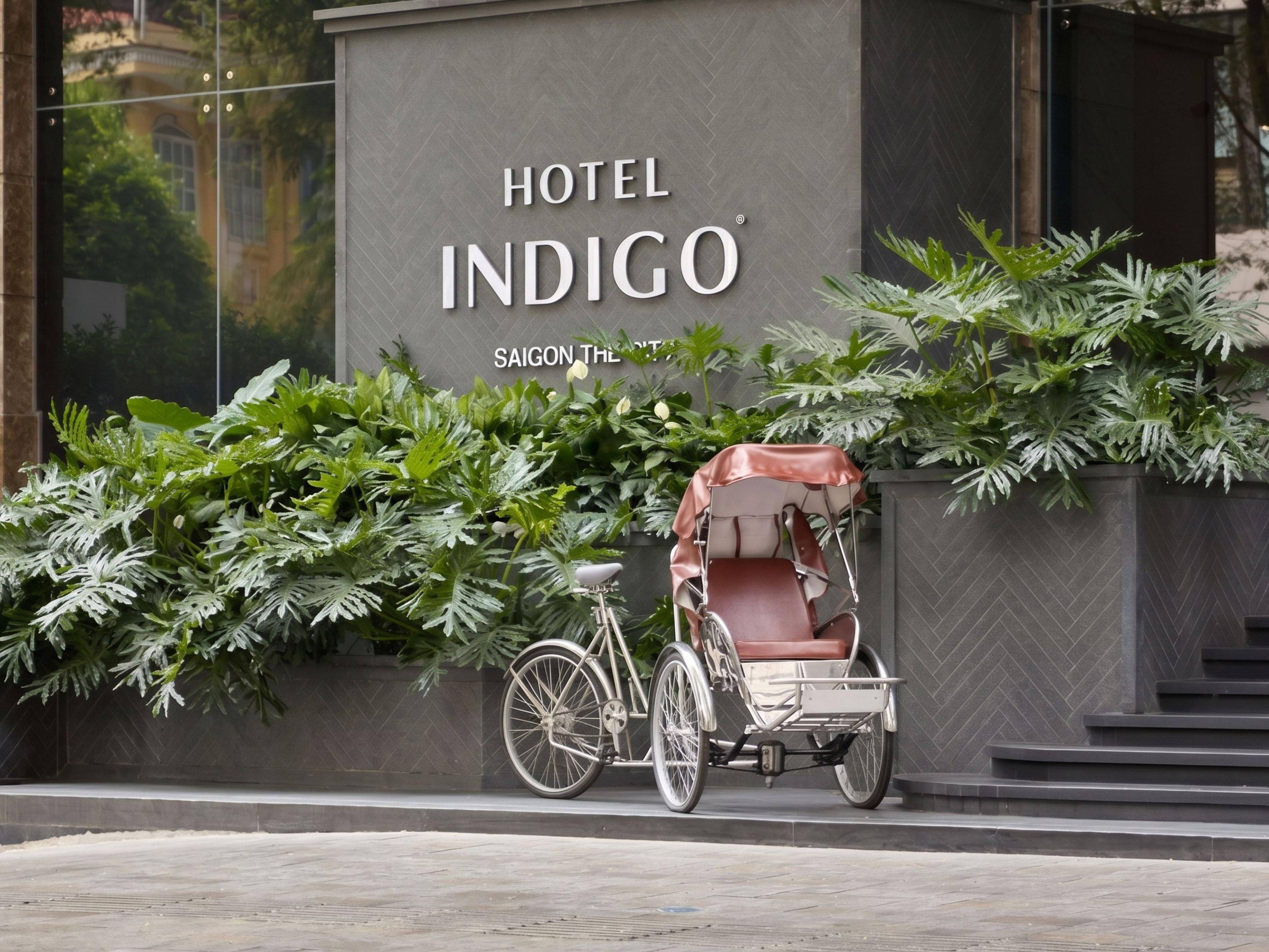 A tribute to the cyclo, a symbol of Saigon’s nostalgic rhythm.